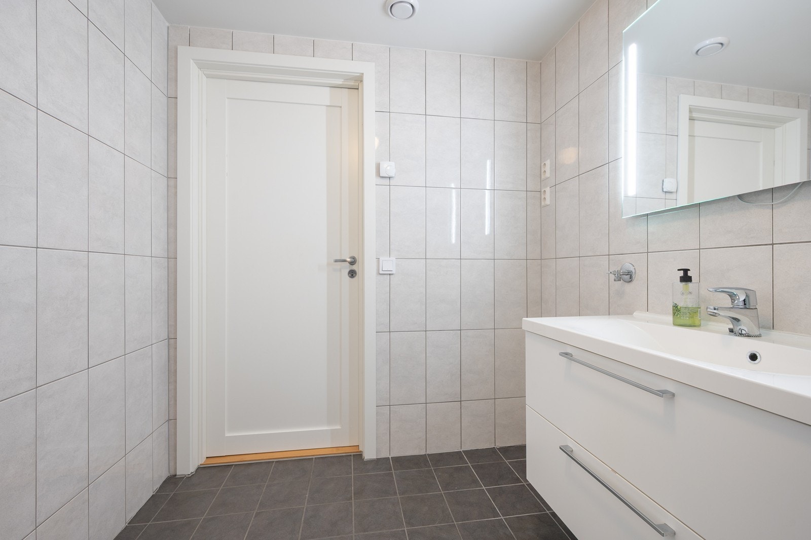 Vannbåren gulvvarme og avtrekk via ventilasjonsanlegg Galleribilde