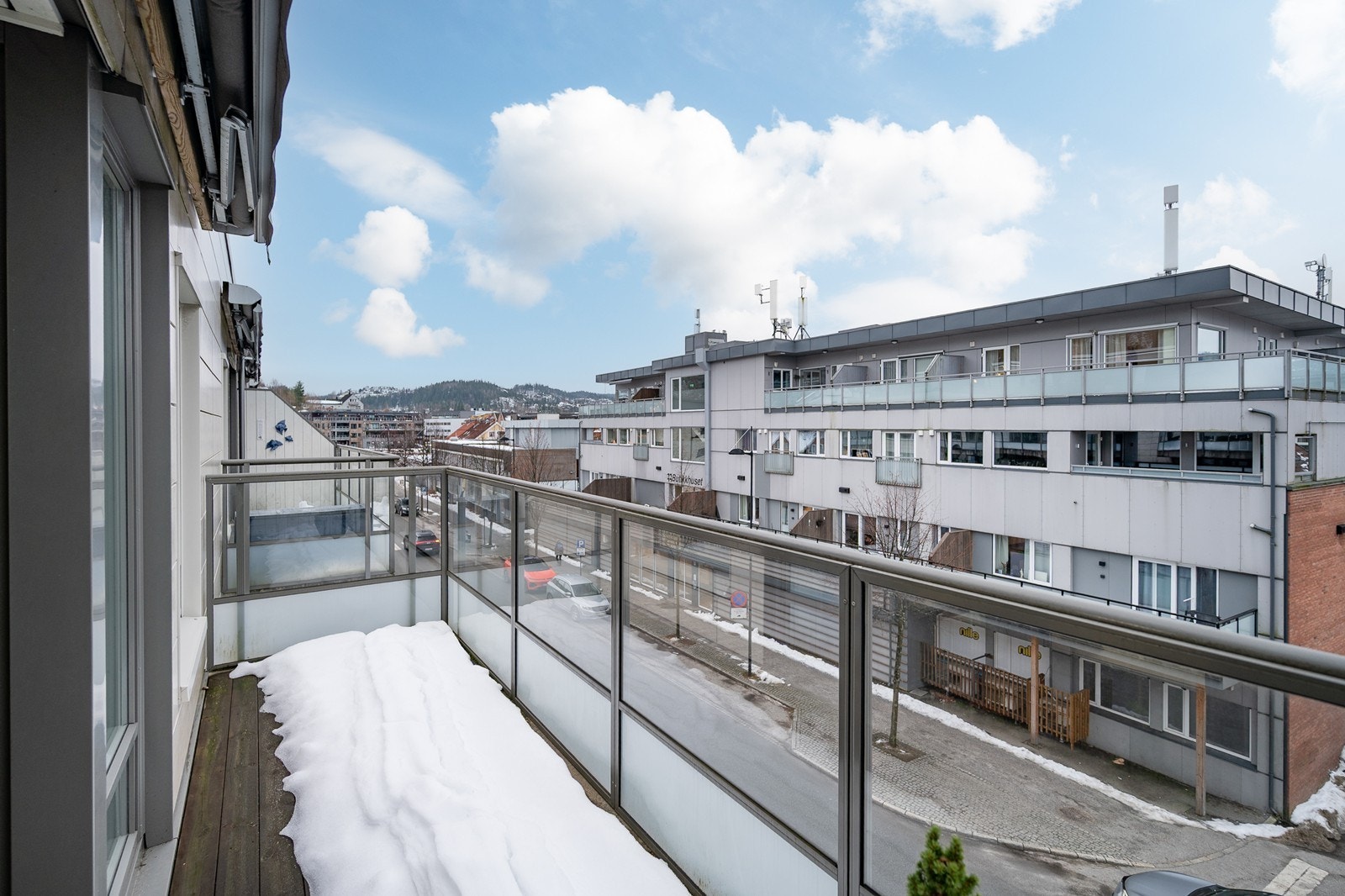 Vestvendt balkong ut fra stuen Galleribilde