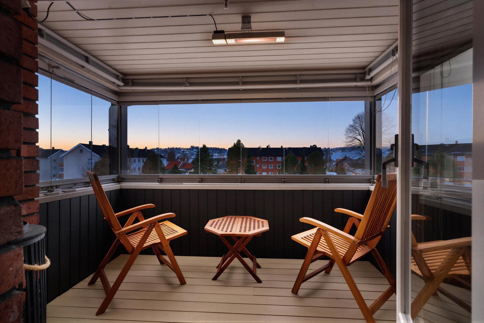 Kveldsstemning i J A Schneiders veg 9B Galleribilde