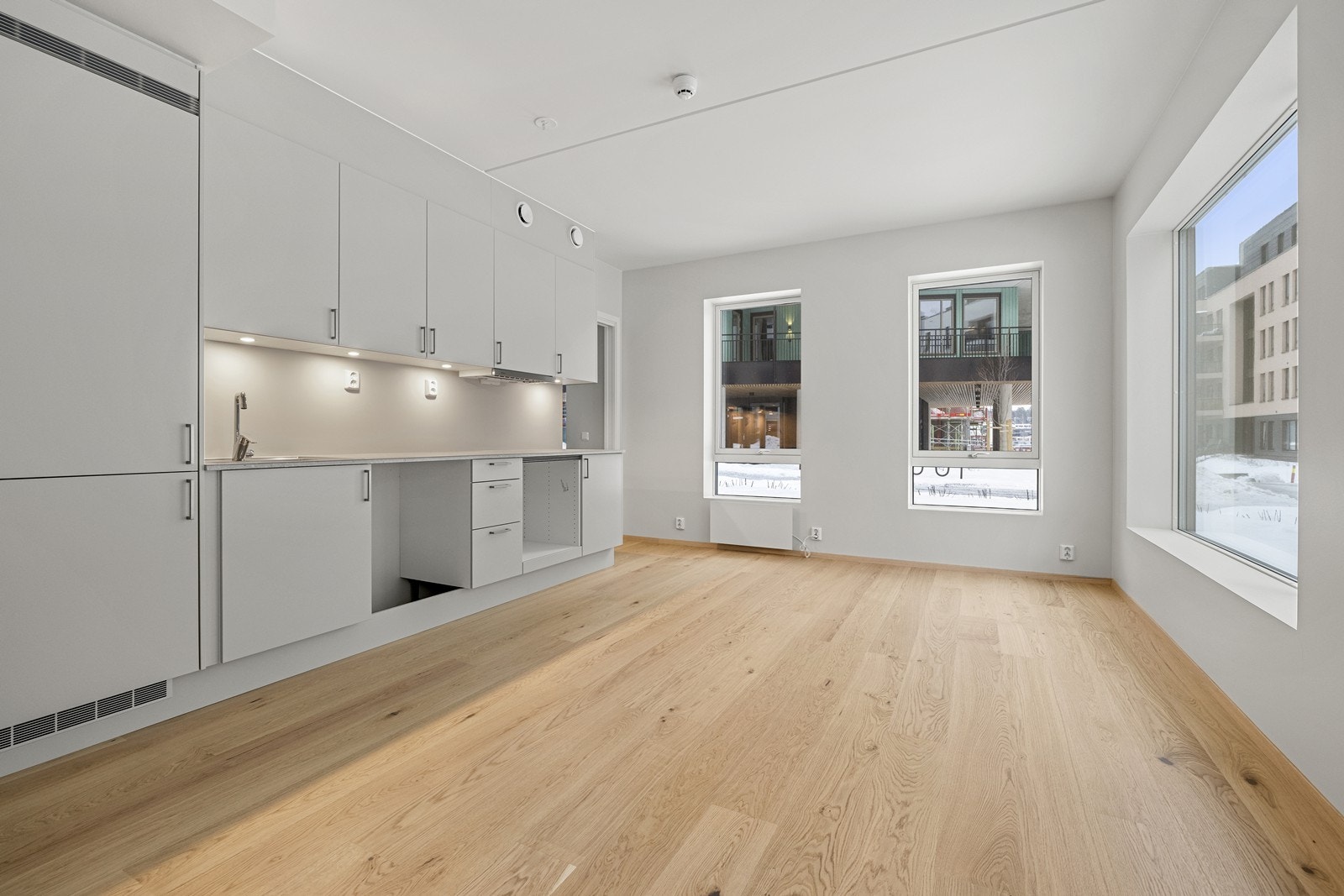 Lyse og nøytrale overflater danner et tidløst grunnlag for interiøret. Galleribilde