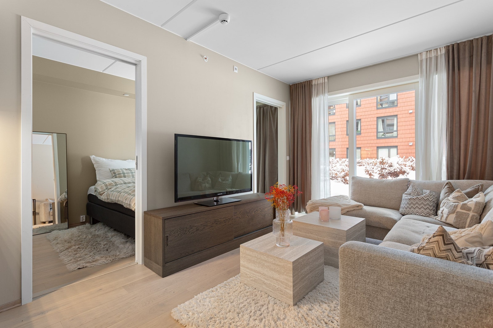 Hele leiligheten har vannbåren gulvvarme - bortsett fra badet som har elektriske varmekabler Galleribilde