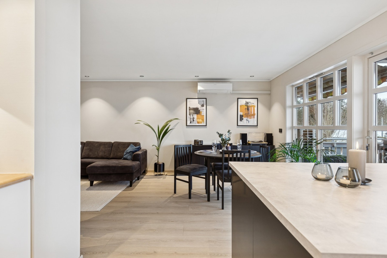 Her er det god plass til et spisebord av god størrelse. Galleribilde