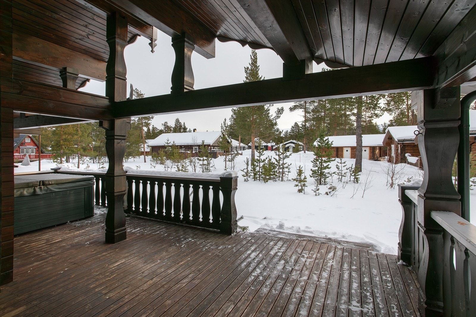 Overbygd terrasse med adkomst til hage Galleribilde