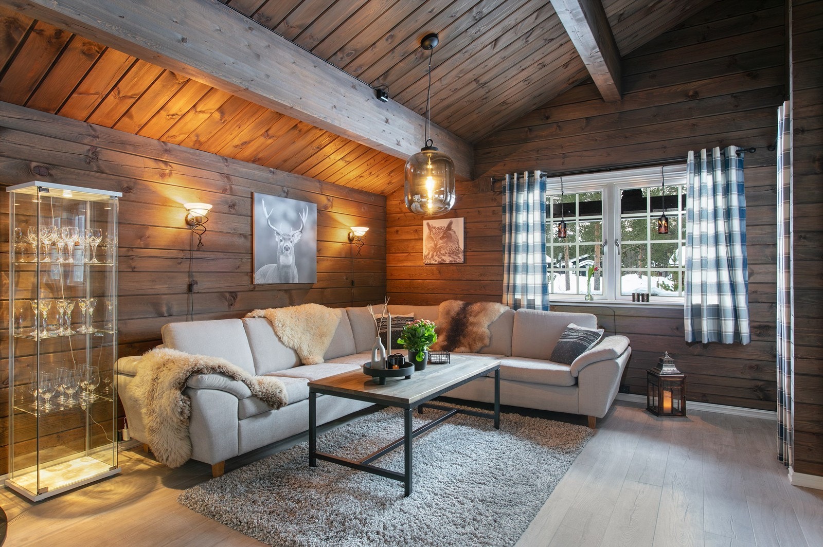 Stue med god takhøyde Galleribilde