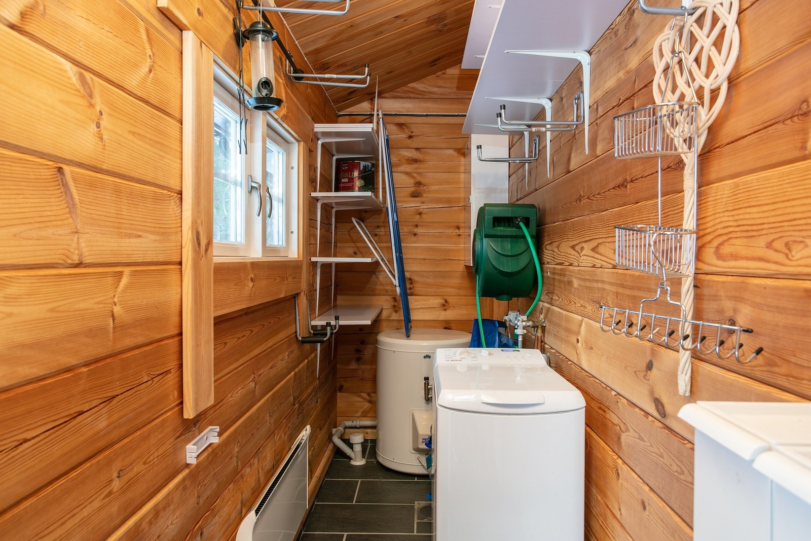 Utvendig bod / vaskerom Galleribilde