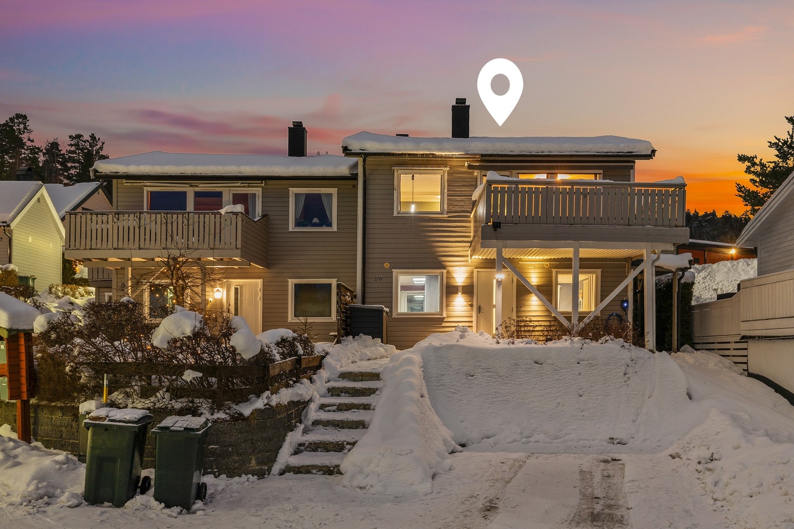 Dette er en pen og moderne halvpart av vertikaldelt tomannsbolig over to plan med attraktiv beliggenhet på Konnerud Galleribilde