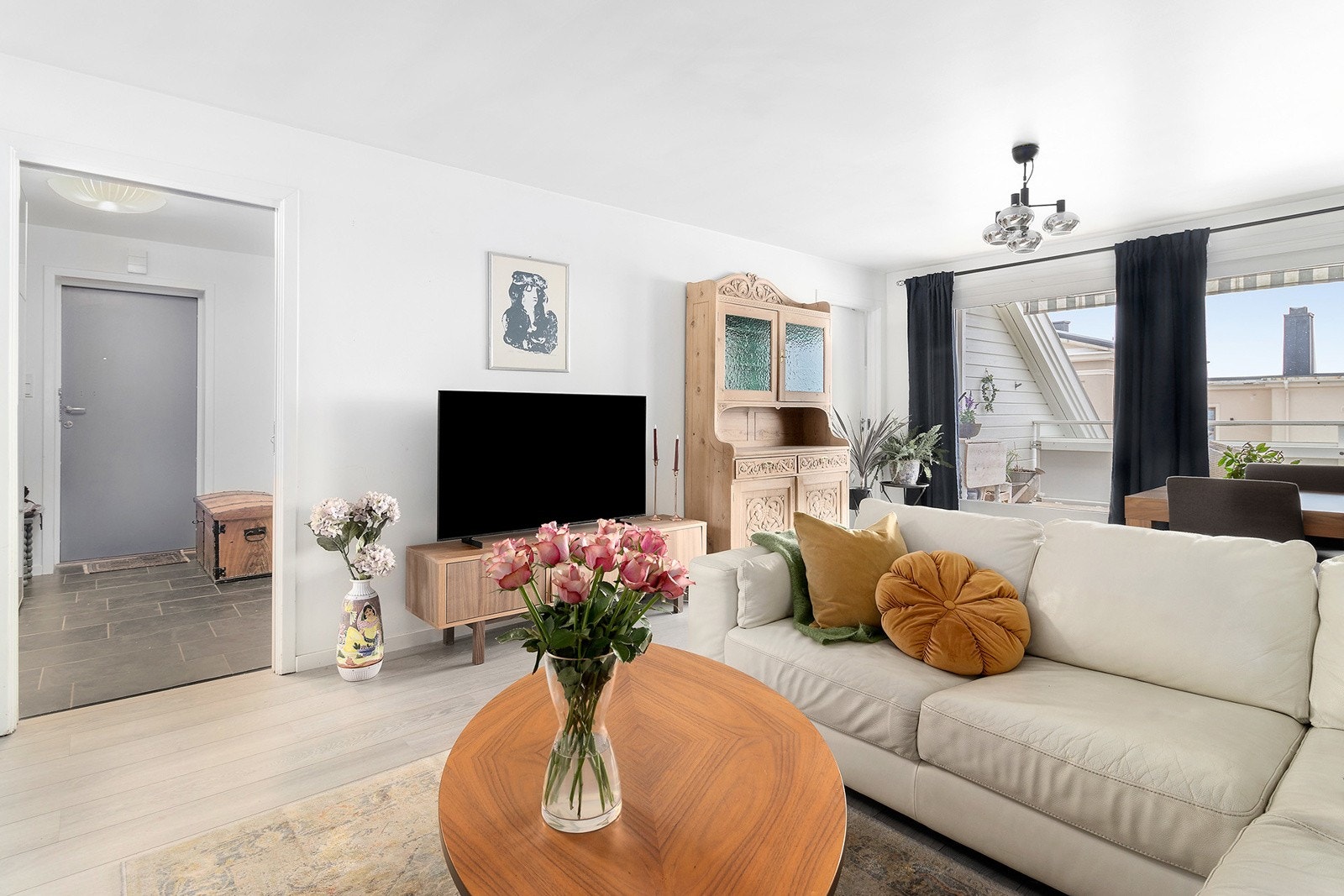 Lys og pen stue Galleribilde