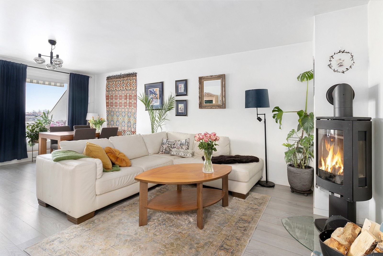 Stue med peiseovn Galleribilde