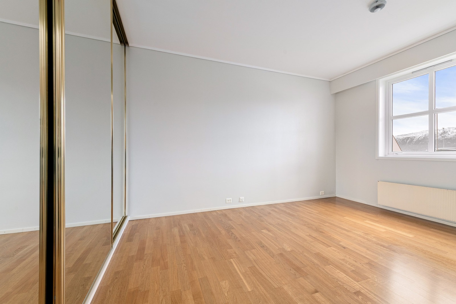 Hovedsoverom med adkomst fra stue Galleribilde