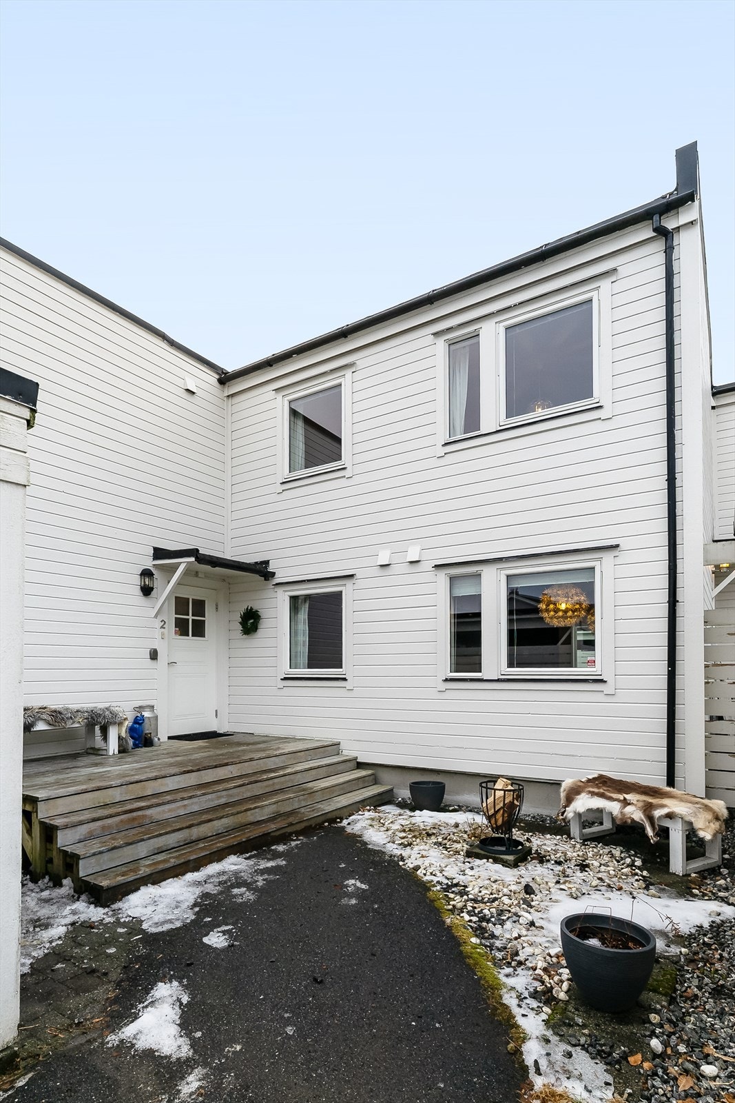 Rekkehus med sentral og fin beliggenhet på Hareid. Galleribilde