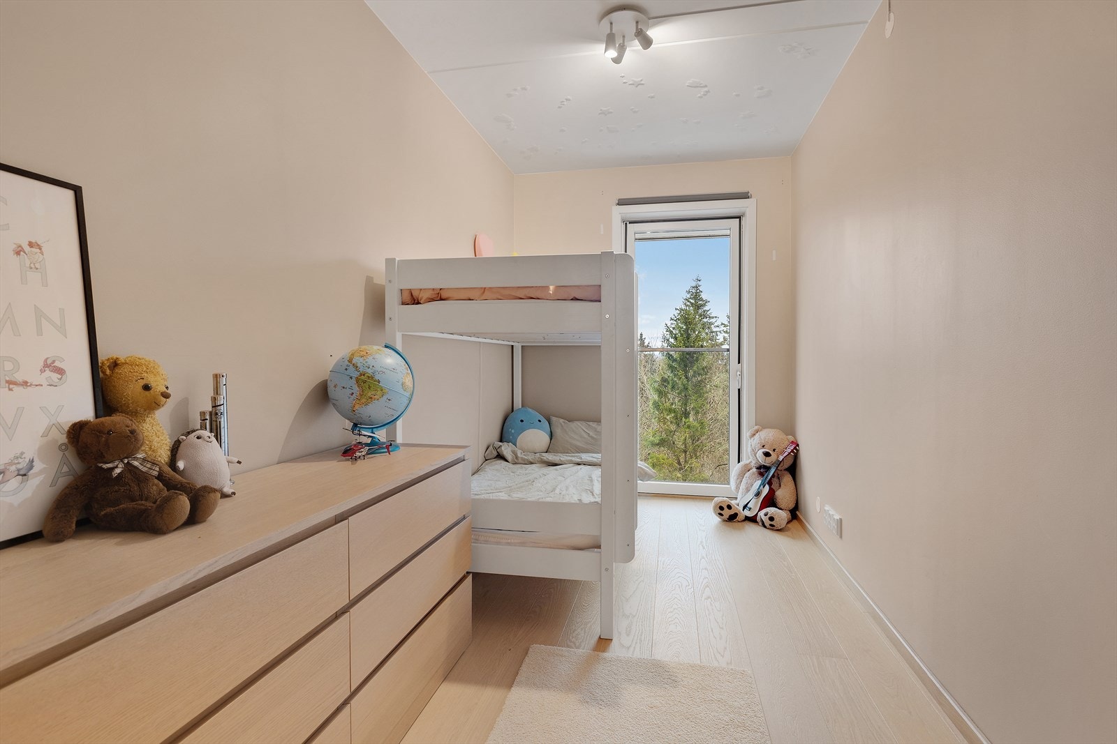 Soverom 2 har god plass til seng og garderobeskap. Galleribilde