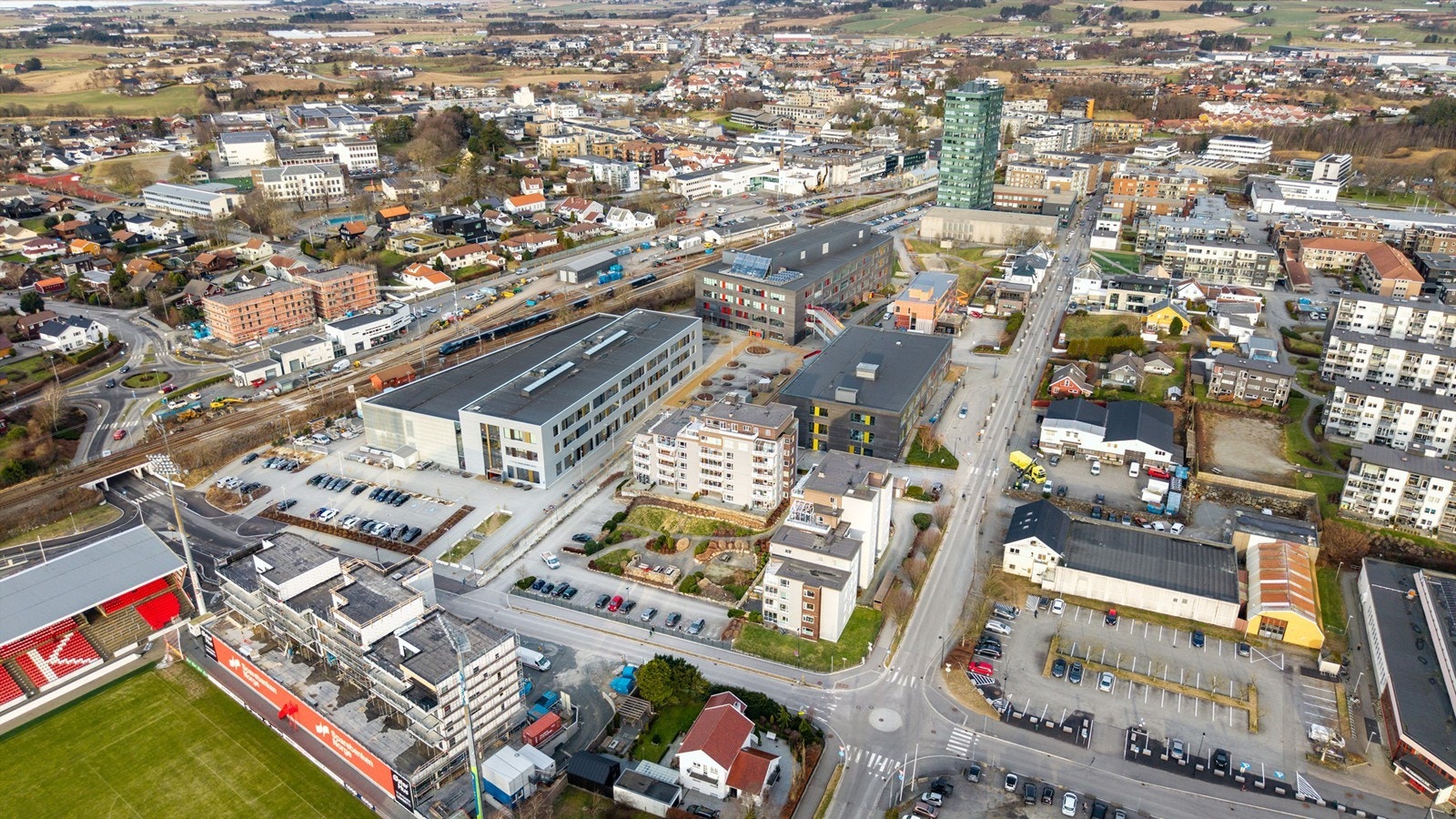 Med kun åtte minutters gange til Bryne stasjon er kollektivtilbudet svært godt. Galleribilde