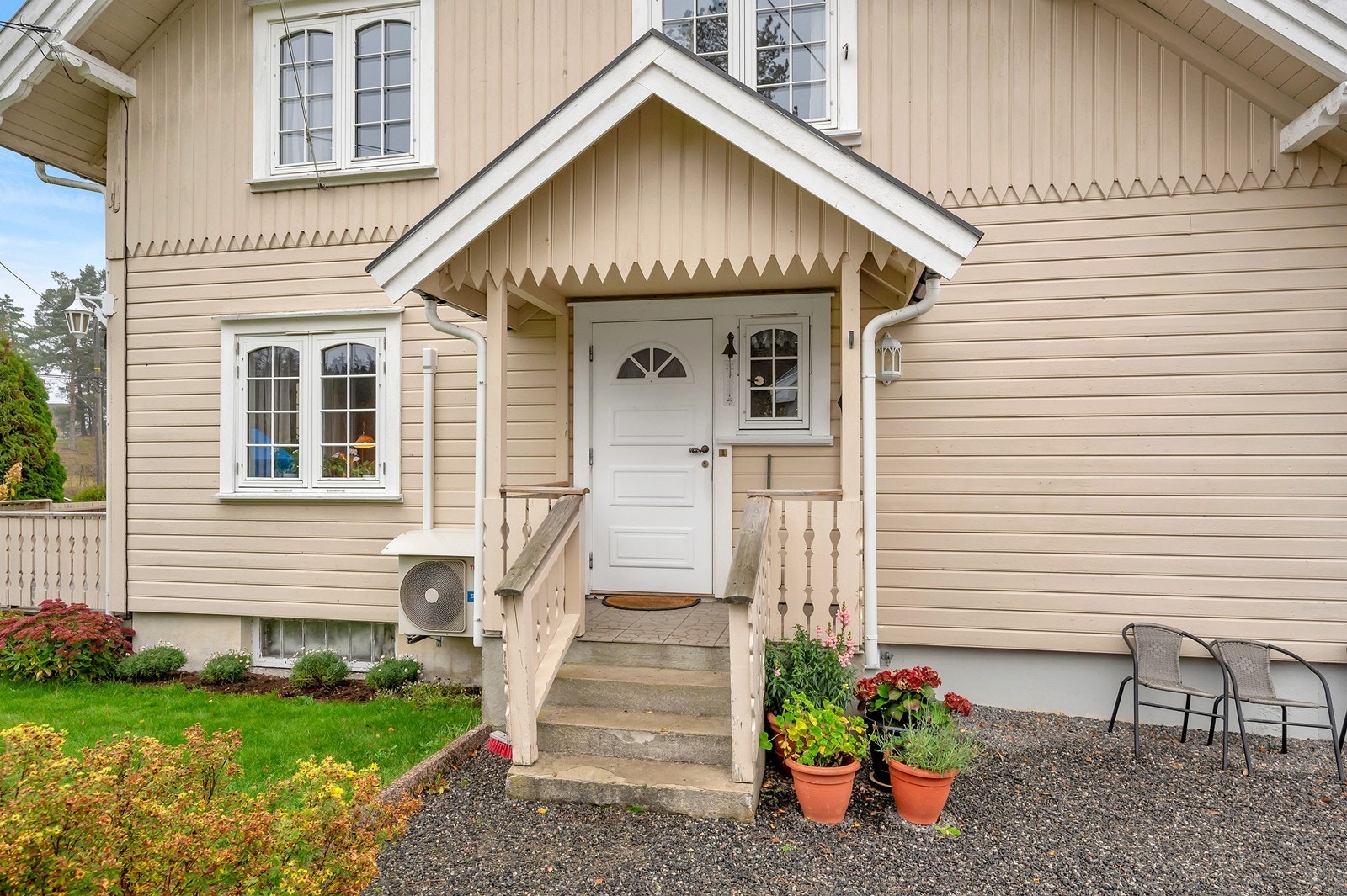 Overbygd inngangsparti. Galleribilde