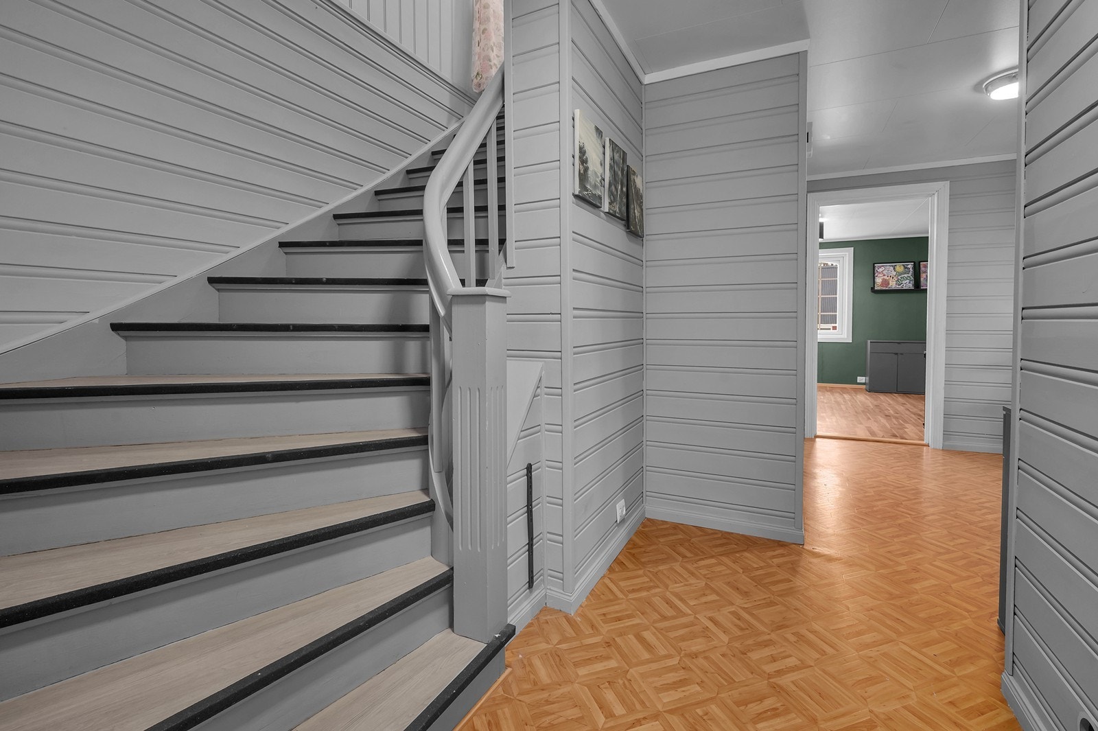 Trappoppgang til 2. etasje. Galleribilde