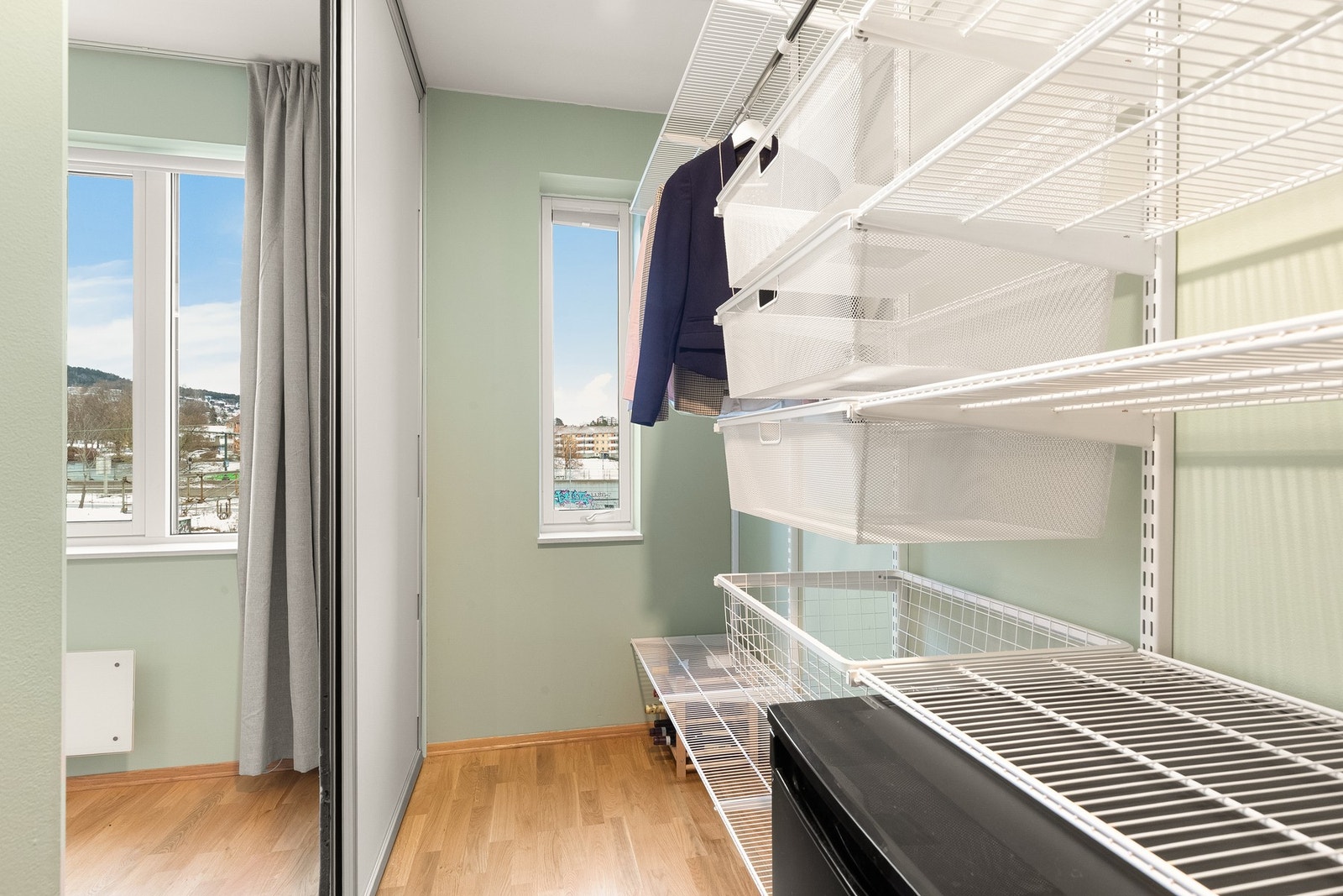 Her har du rikelig med oppbevaringsplass! Galleribilde