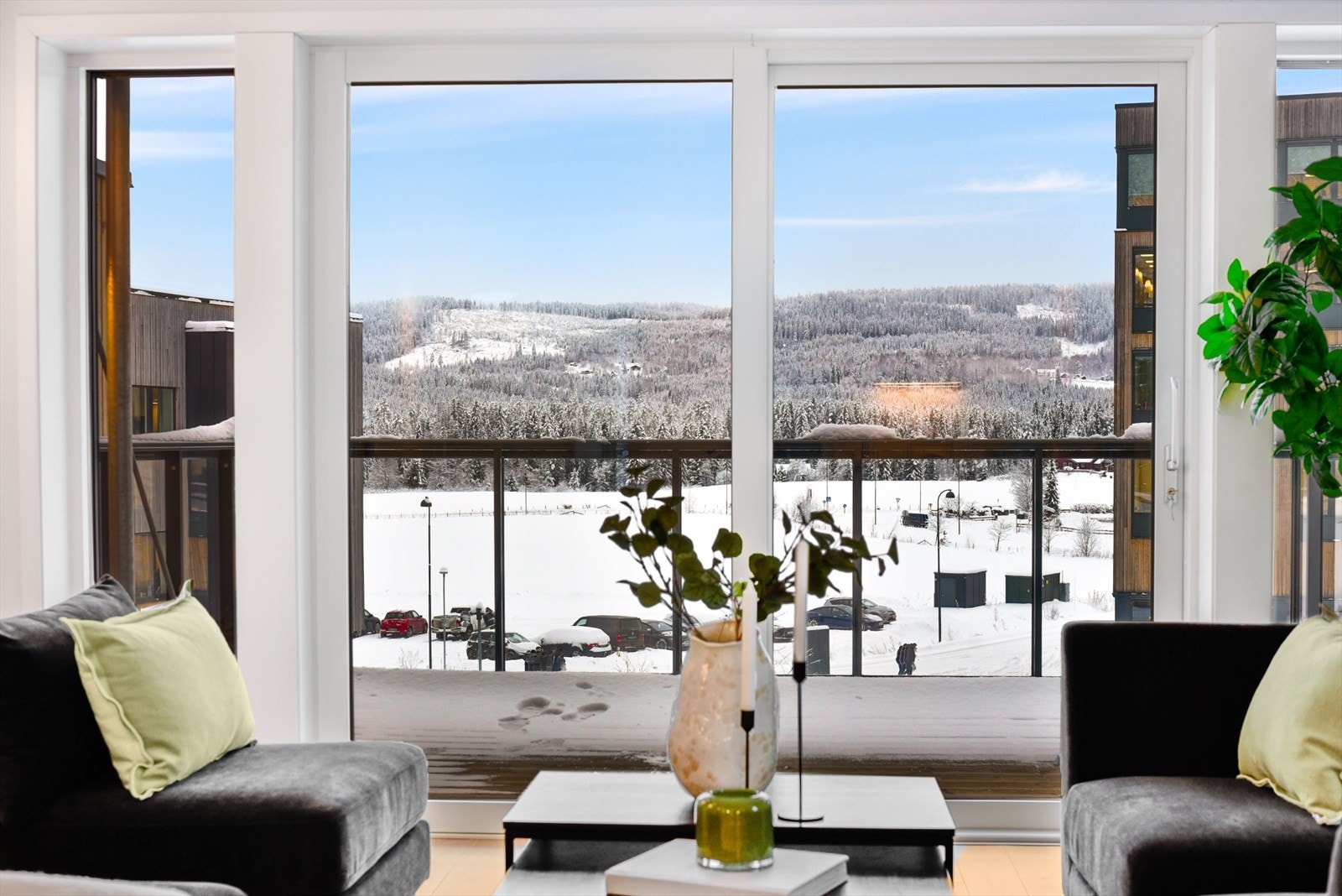 Tina Ulseth Myrvang i EiendomsMegler1 ønsker velkommen til Vannebos veg 157 Galleribilde