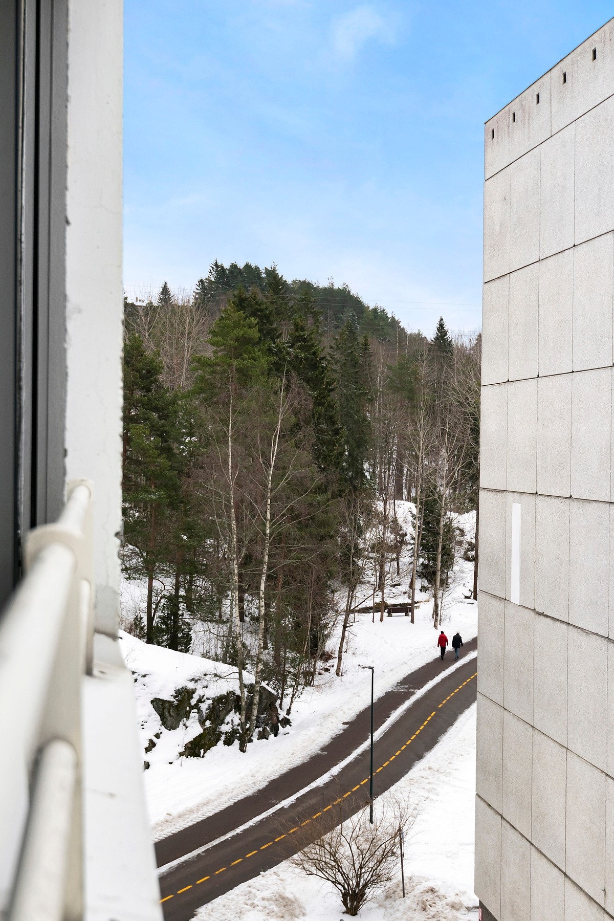 I umiddelbar nærhet finner man flotte sykkelveier som går gjennom hele området. Borettslaget byr også på sykkelrom for oppbevaring av sykler. Galleribilde