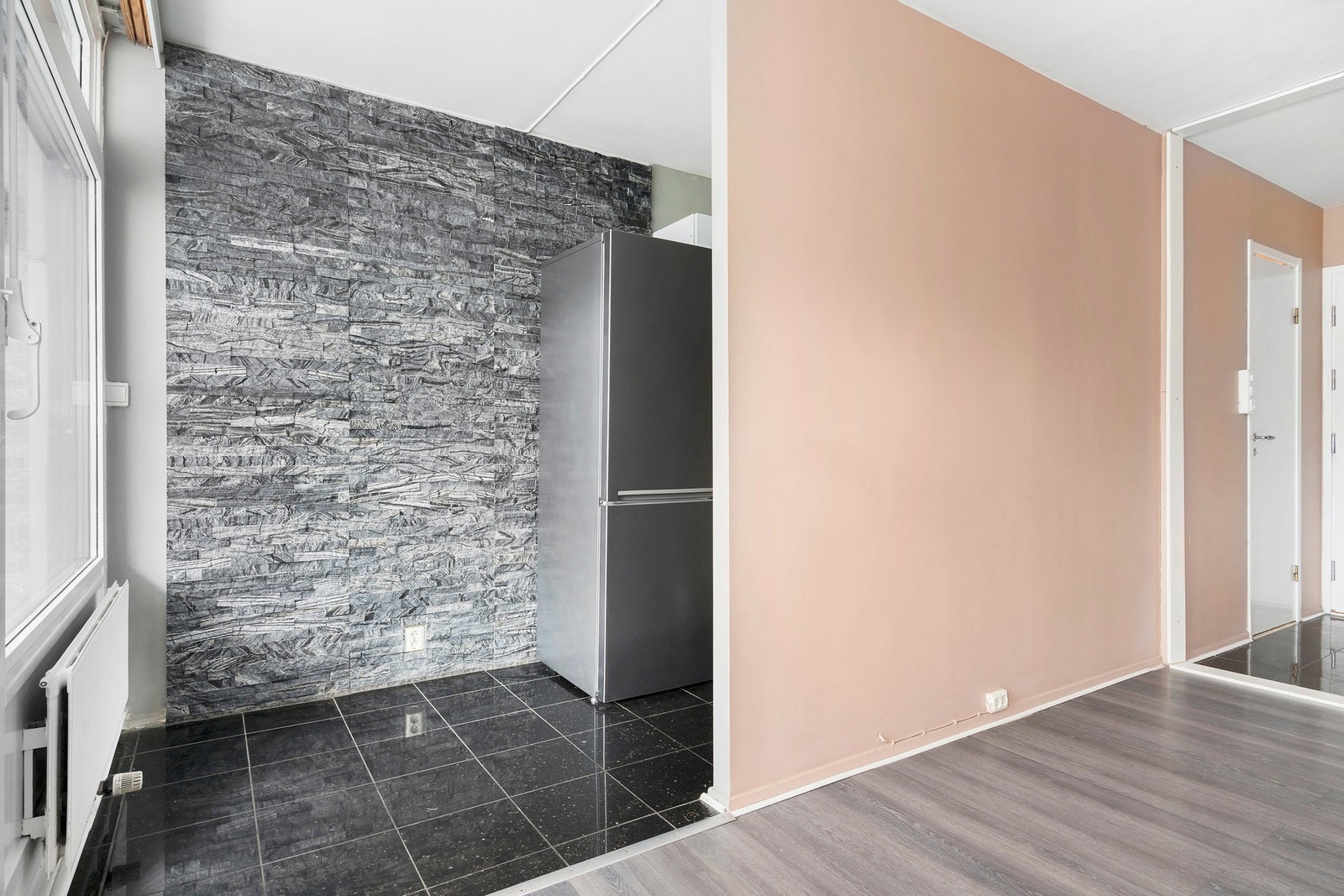 I tilknytning til kjøkkenet er det plass til frokostbord. Galleribilde