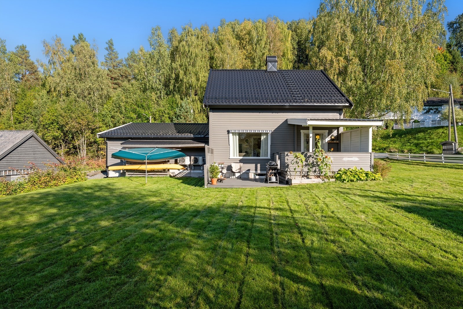 Med skogen som nærmeste nabo kan du virkelig få ro i hverdagen. Galleribilde