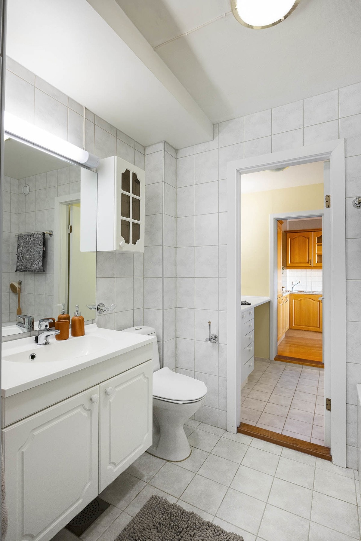 Bad fra 2011 fremstår som stilrent og moderne Galleribilde