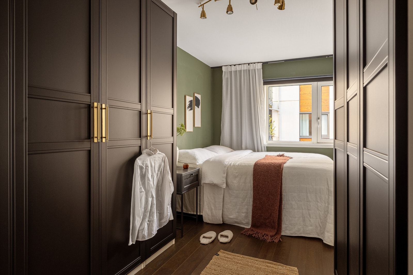 De flotte garderobene medfølger selvfølgelig handel. Galleribilde