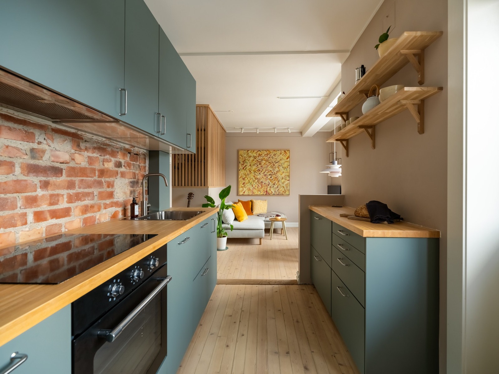 Vi vender blikket tilbake inn i leiligheten. Galleribilde