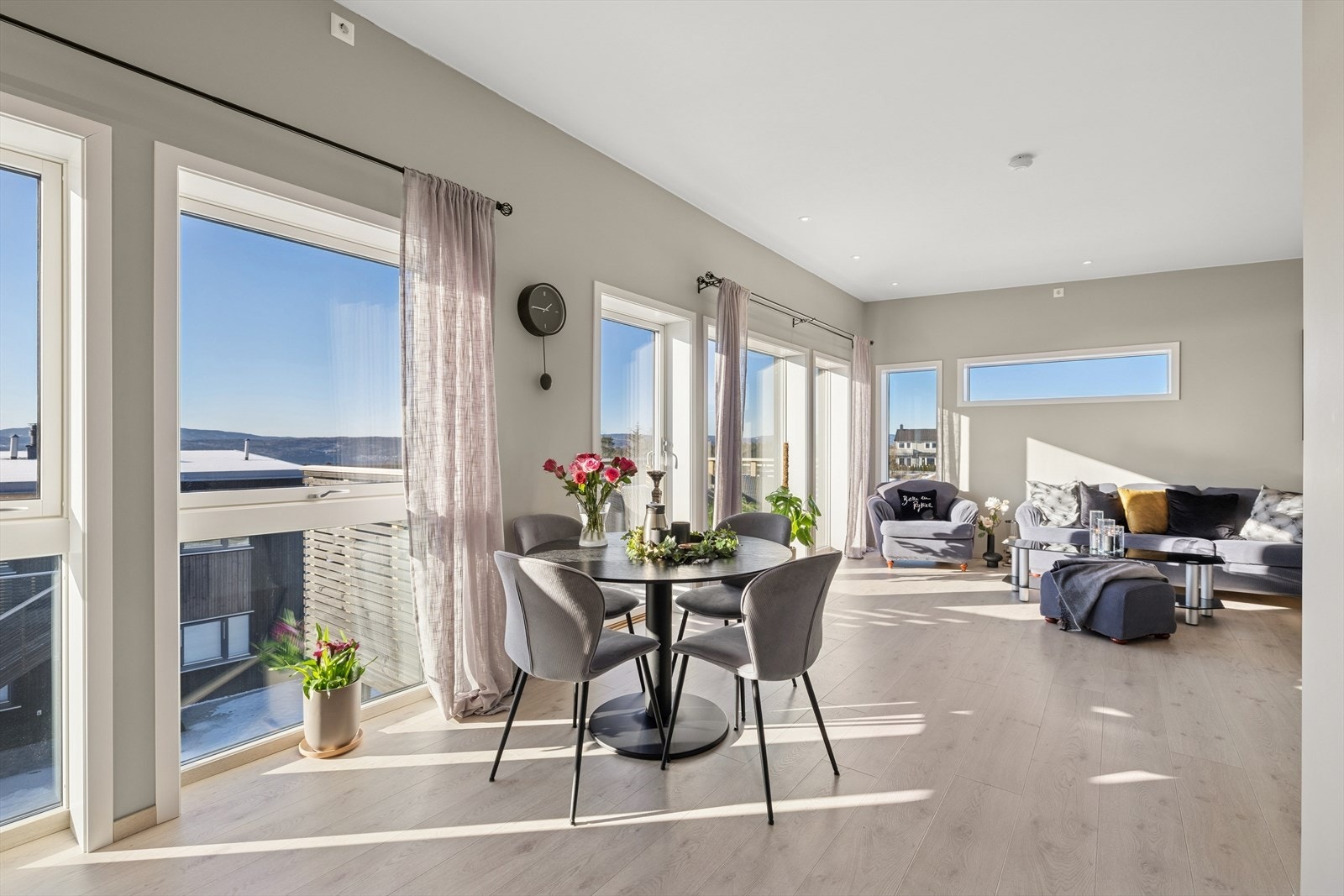 Velkommen til Sagstubben 8 A - Presentert av Fredrik Haaker ved DNB EIENDOM Nesodden! Galleribilde