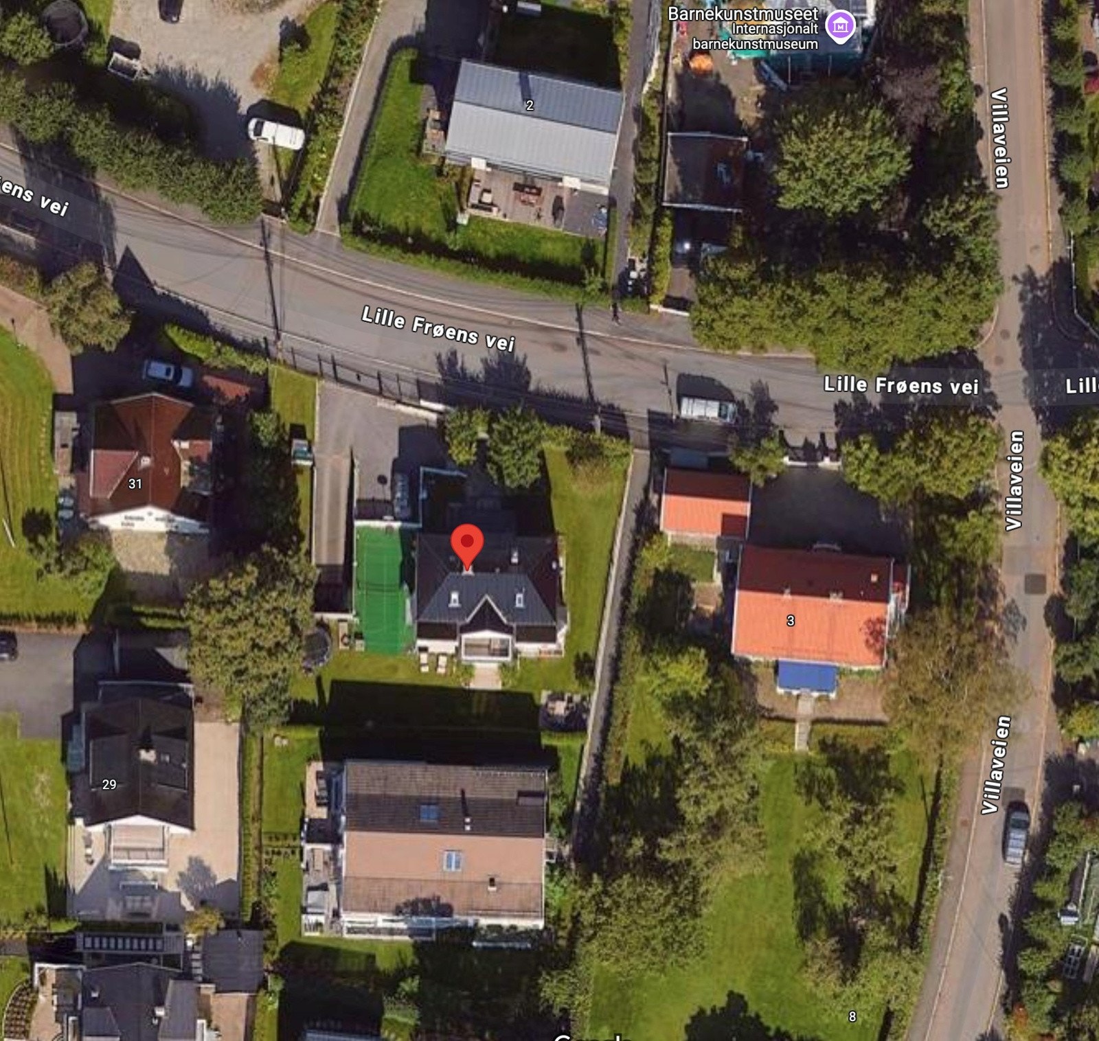 Villaen har en fantastisk beliggenhet på Frøen, et av Oslos mest etterspurte områder.