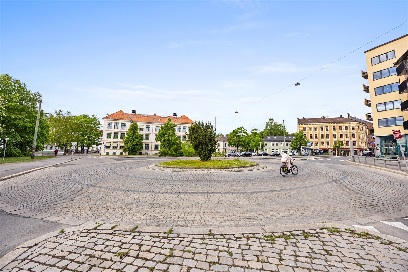 Kort vei til Joker Maridalsveien, Rema 1000 Treschowsgate og hyggelige Sagene Lunsjbar. Galleribilde