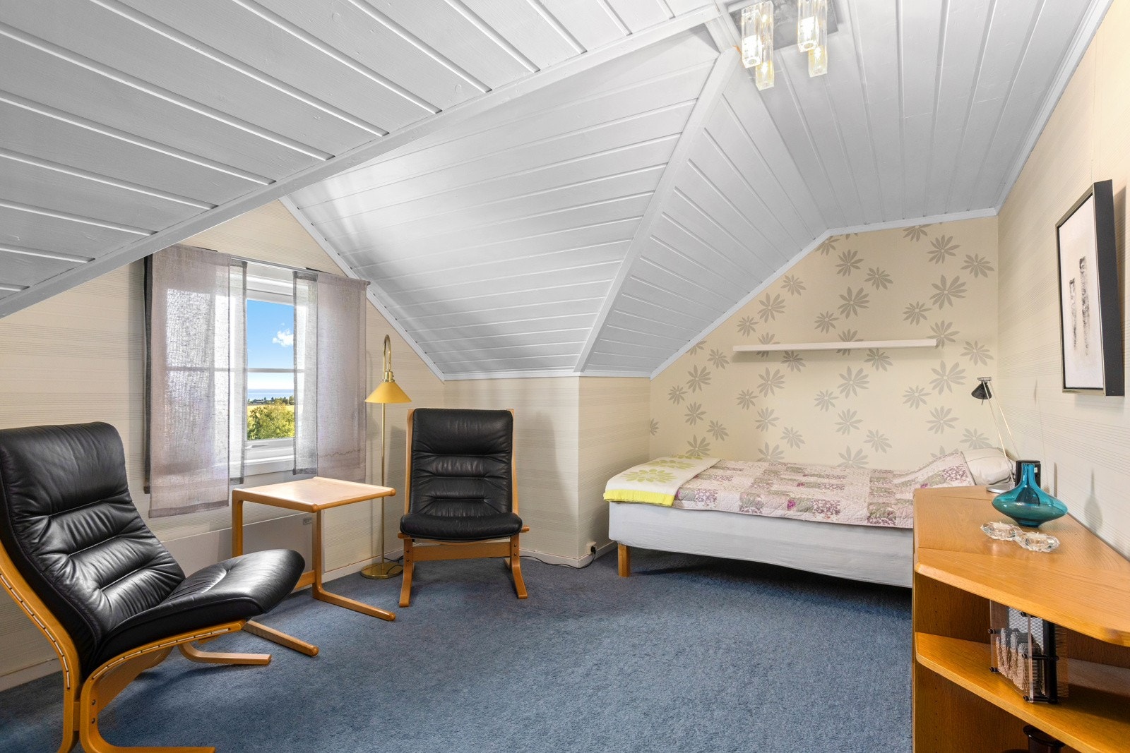 Alle soverommene har plass til seng og skap. Galleribilde