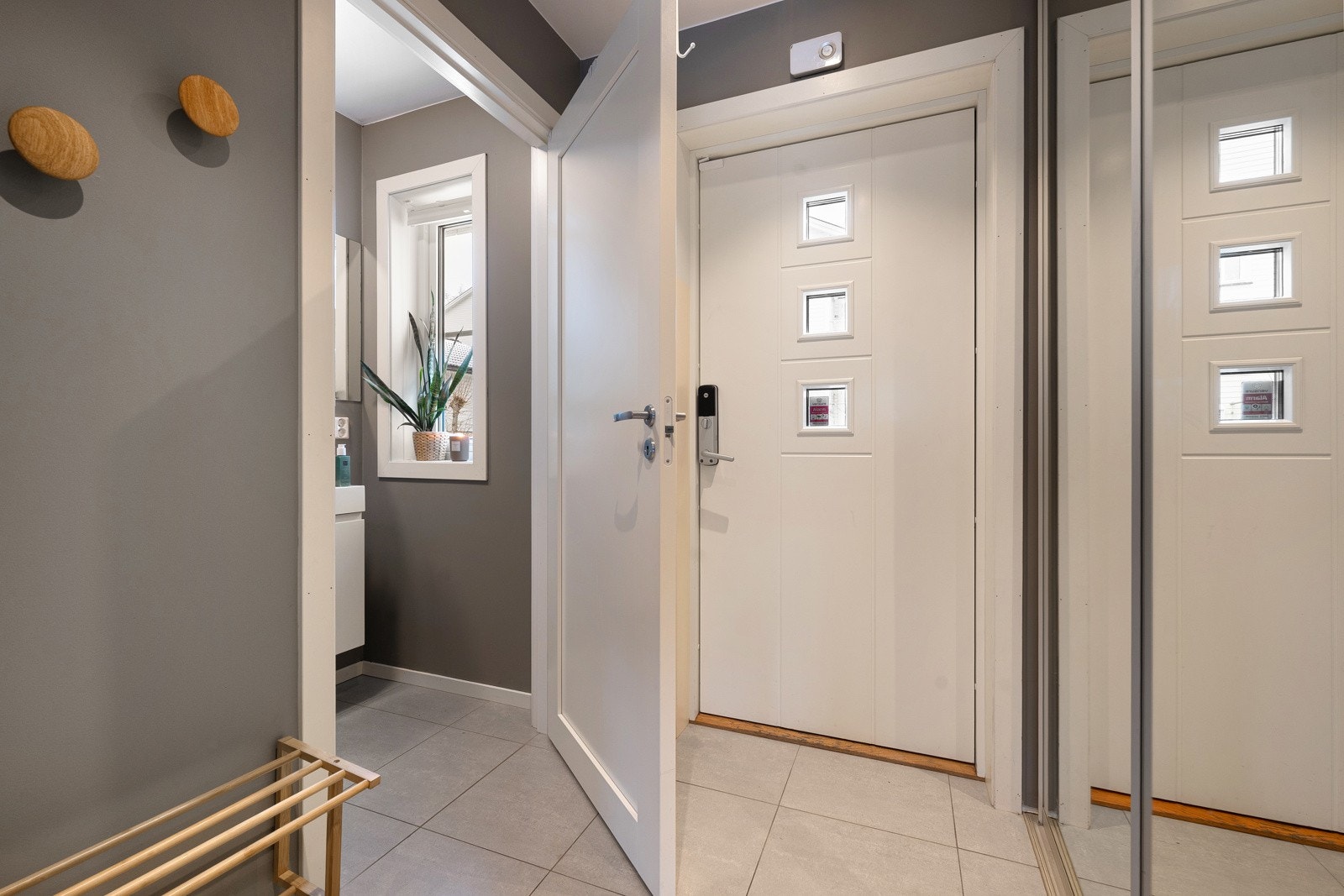 God plass til garderobeskap. Galleribilde