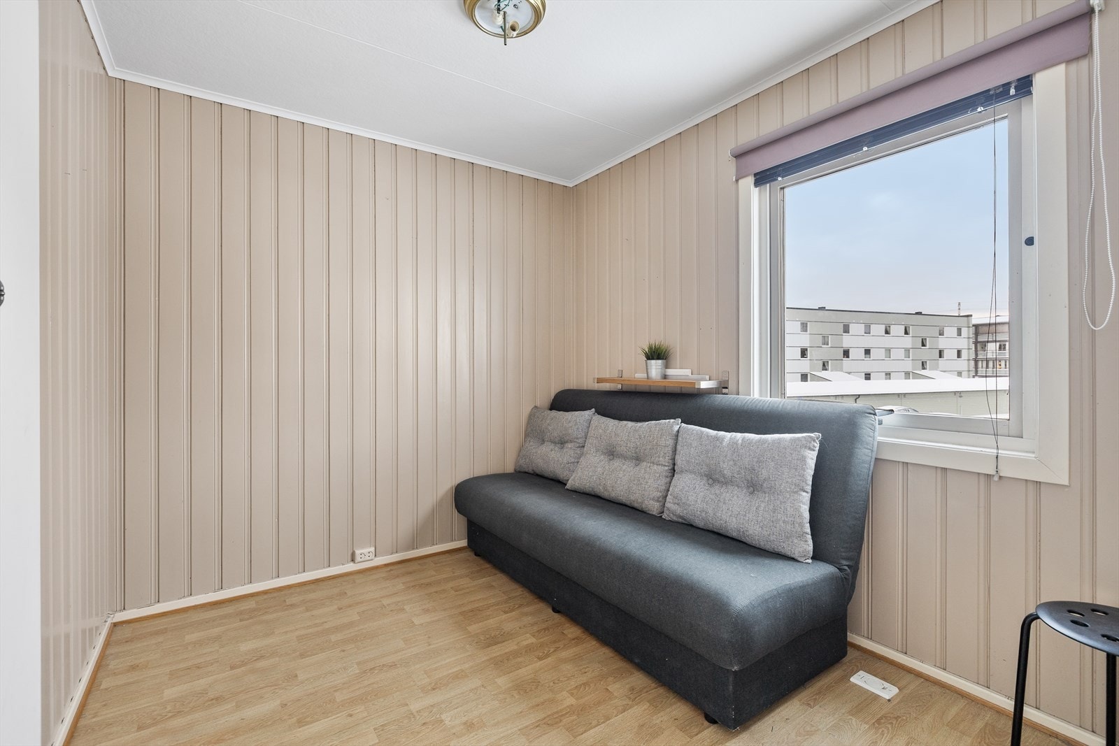 Soverom nr 3 er noe mindre men god plass til seng. Perfekt som kontor eller gjesterom. Galleribilde