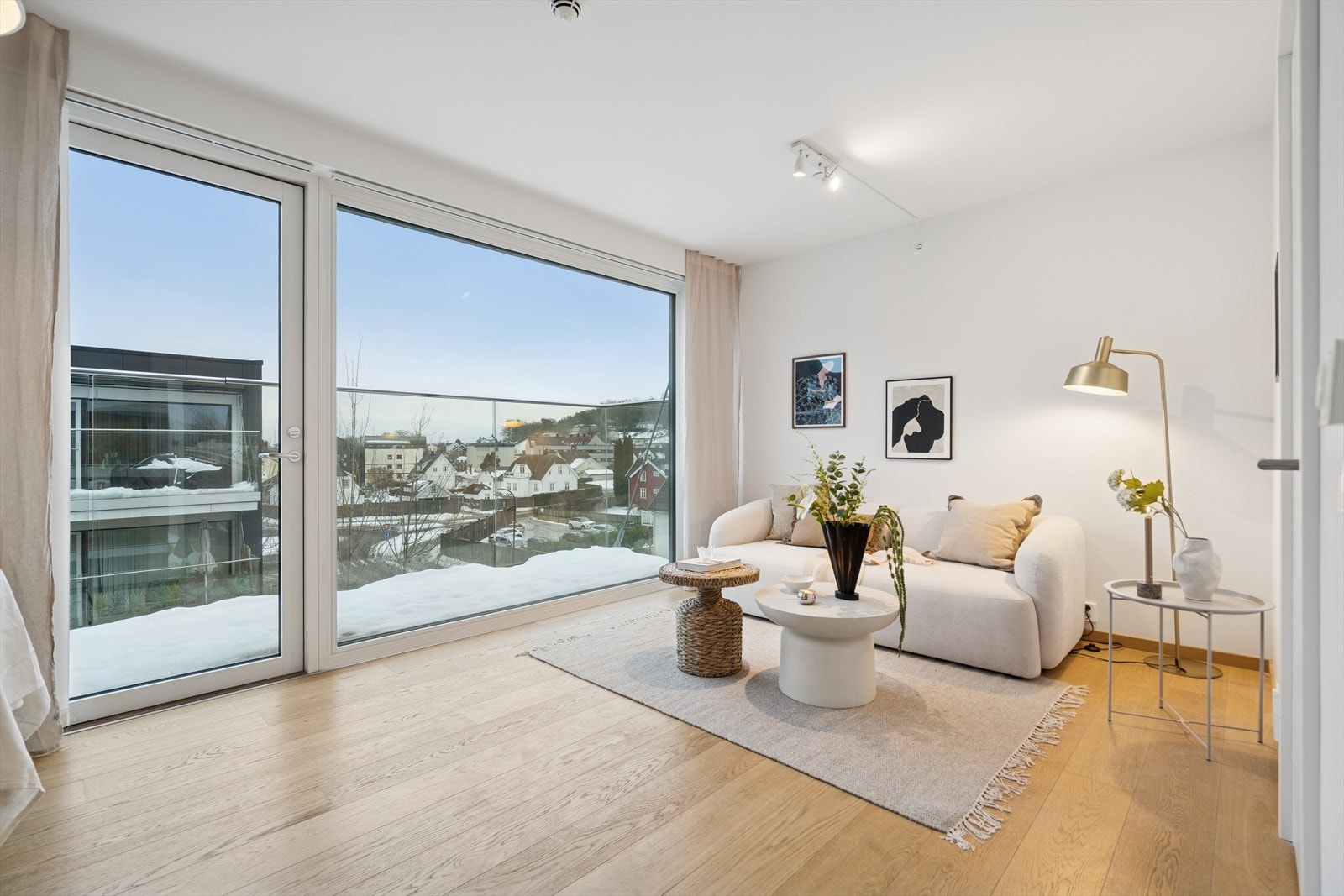 DNB Eiendom v/ Julie Kihle Kristiansen har gleden av å presentere Rambergveien 18! Galleribilde