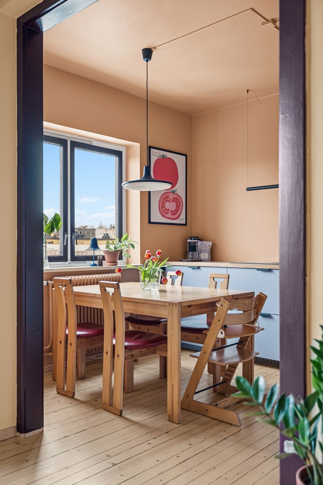 Stue/kjøkken ligger i en åpen løsning Galleribilde