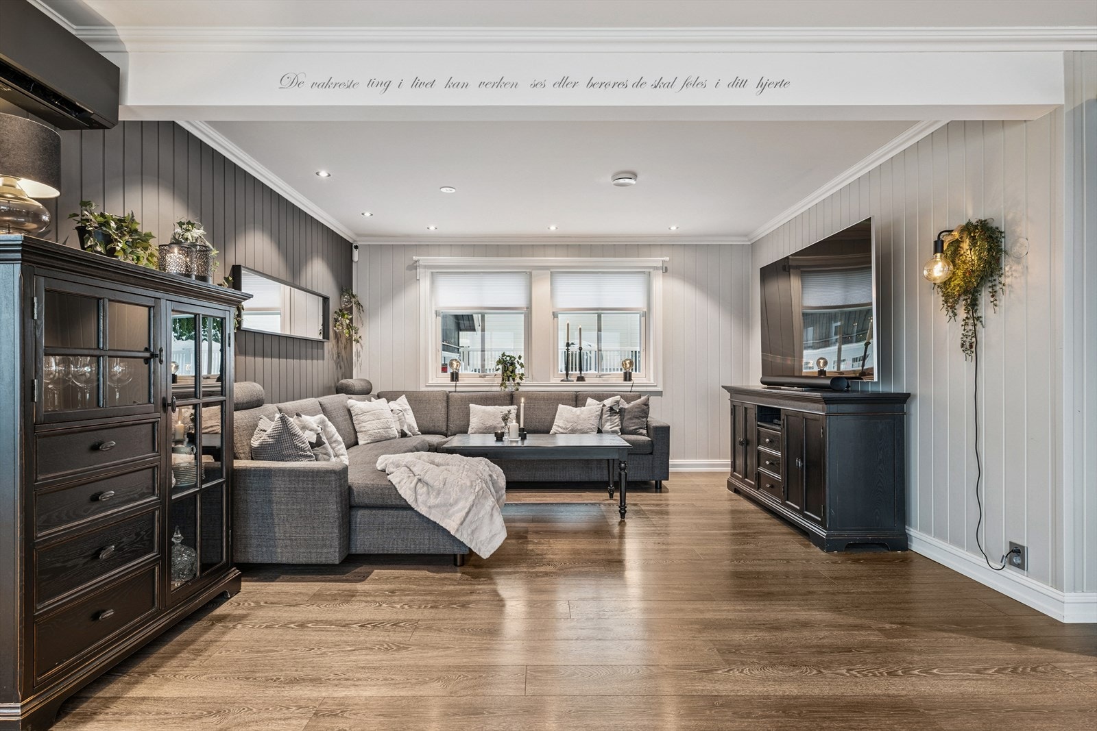 Boligen har utpreget bruk av spottere, app styres både lys og varme Galleribilde