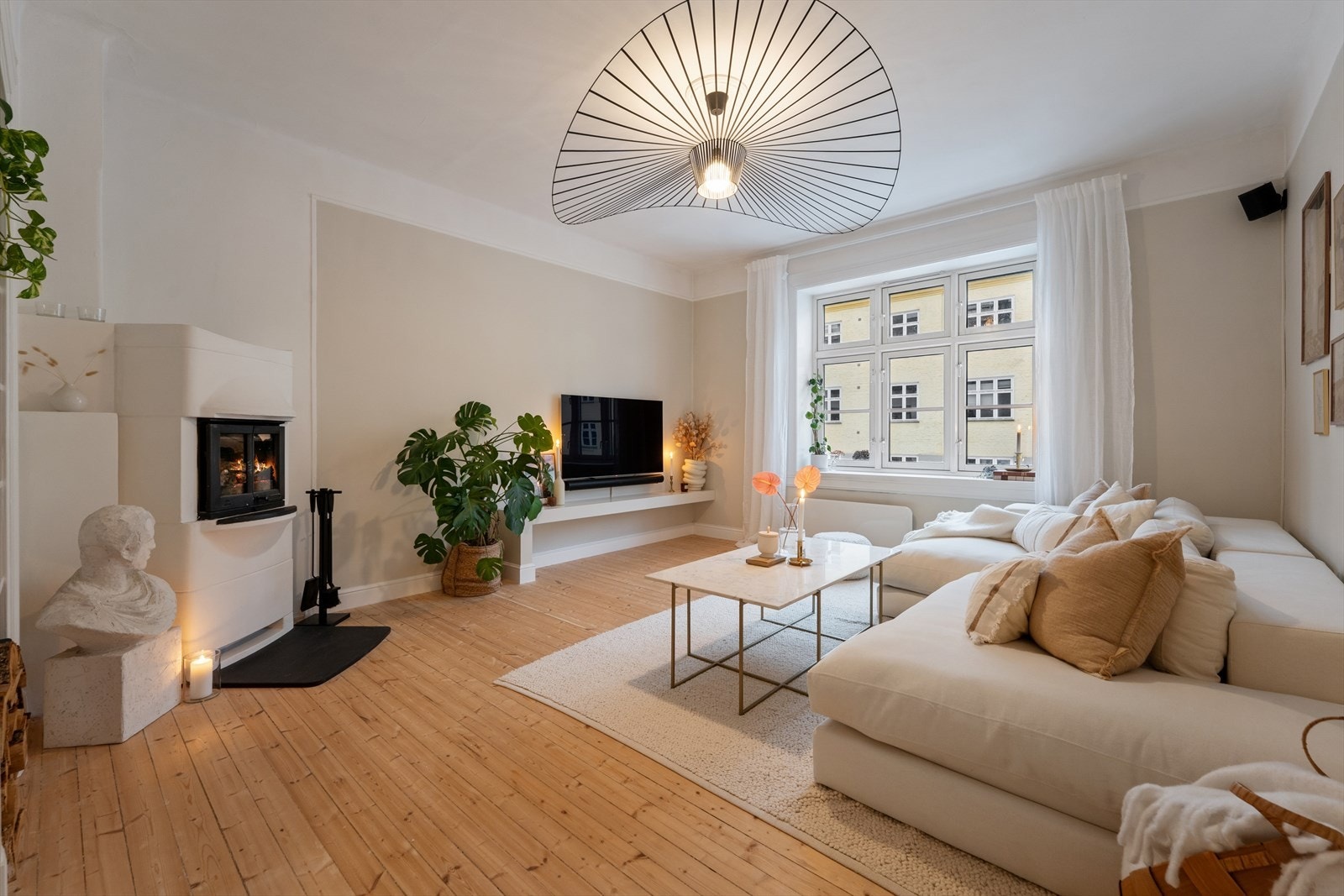 Velkommen til Lilleborggata 2, en gjennomført og klassisk 2-roms beliggende på attraktive Torshov. Galleribilde