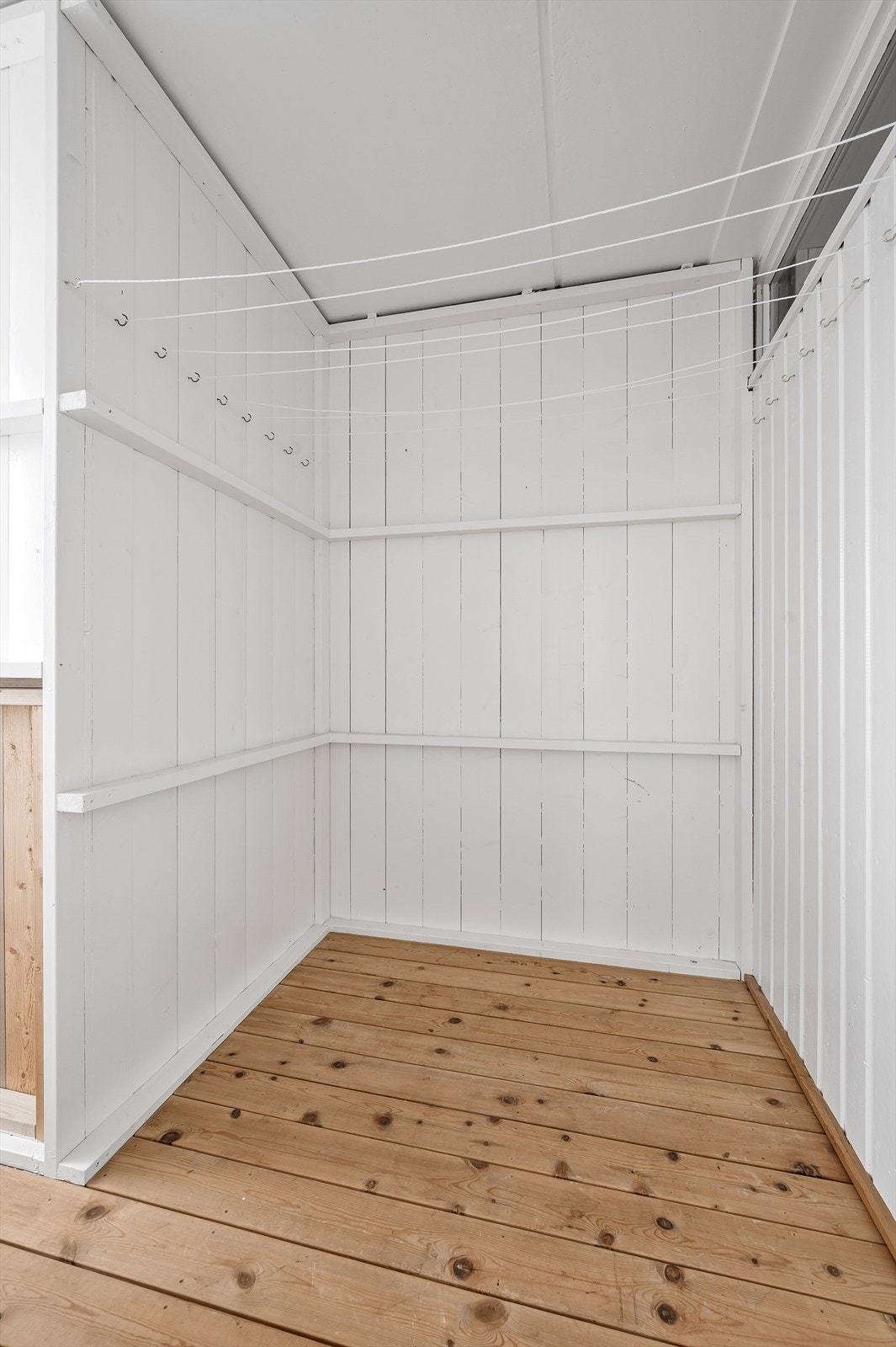 Tørkebod på verandaen Galleribilde