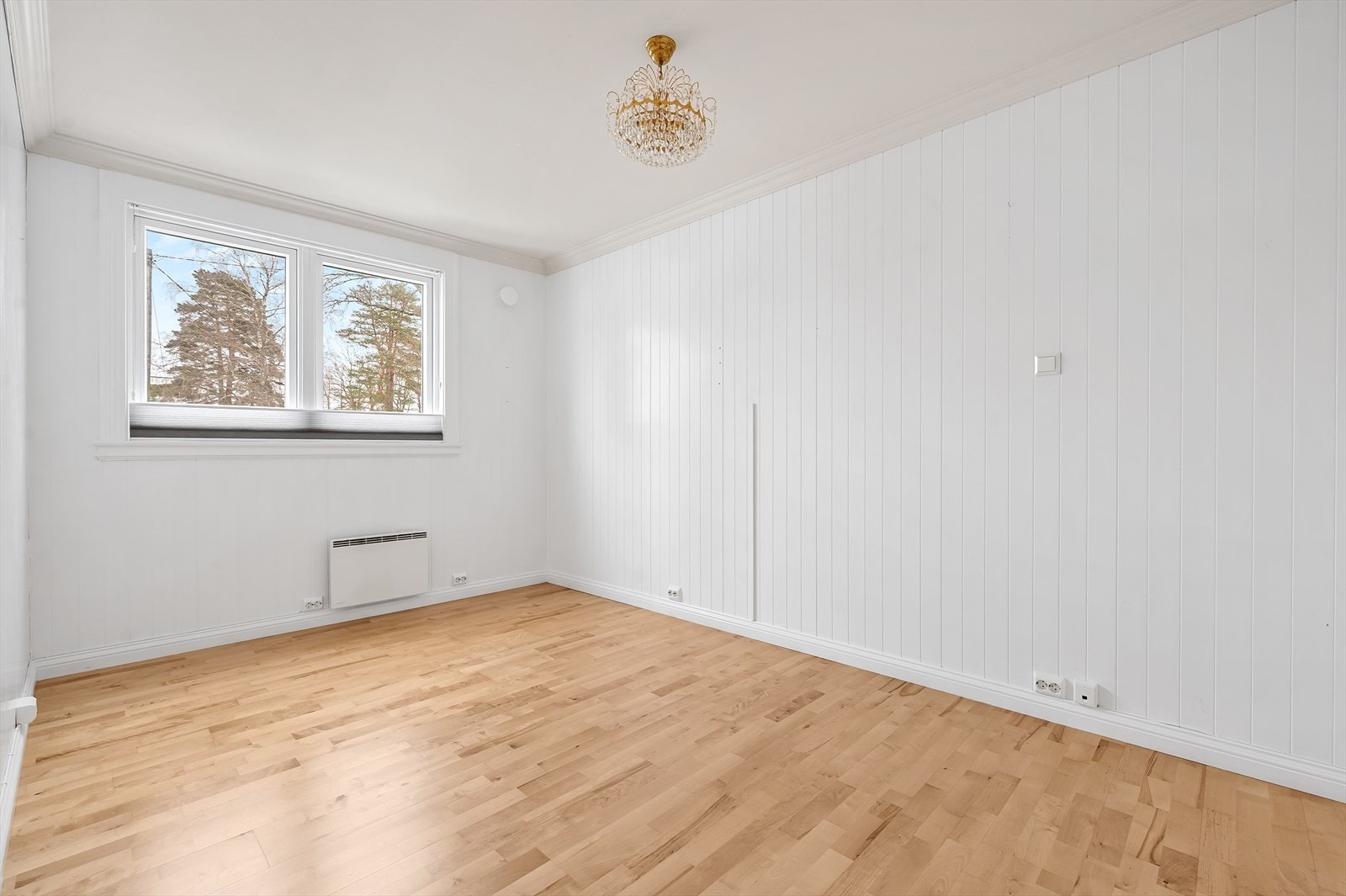 Soverom 3 - inngang rett frem i gang. Galleribilde