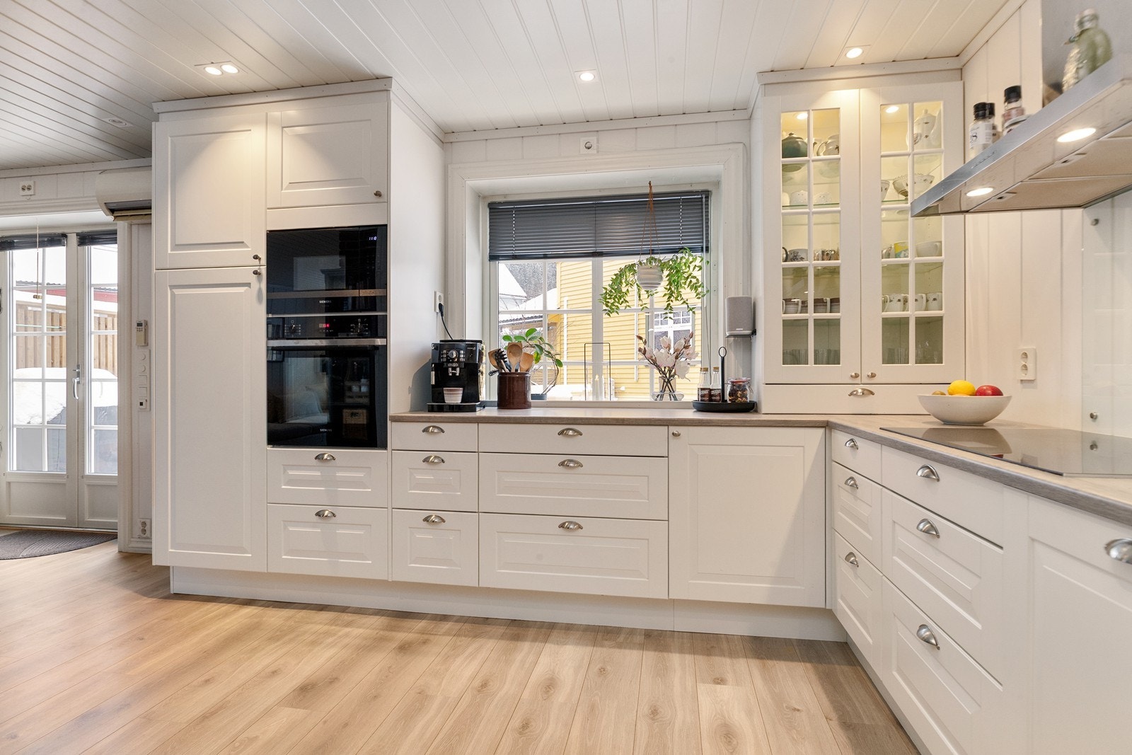 Boligen har et pent Sigdal-kjøkken fra 2018 Galleribilde