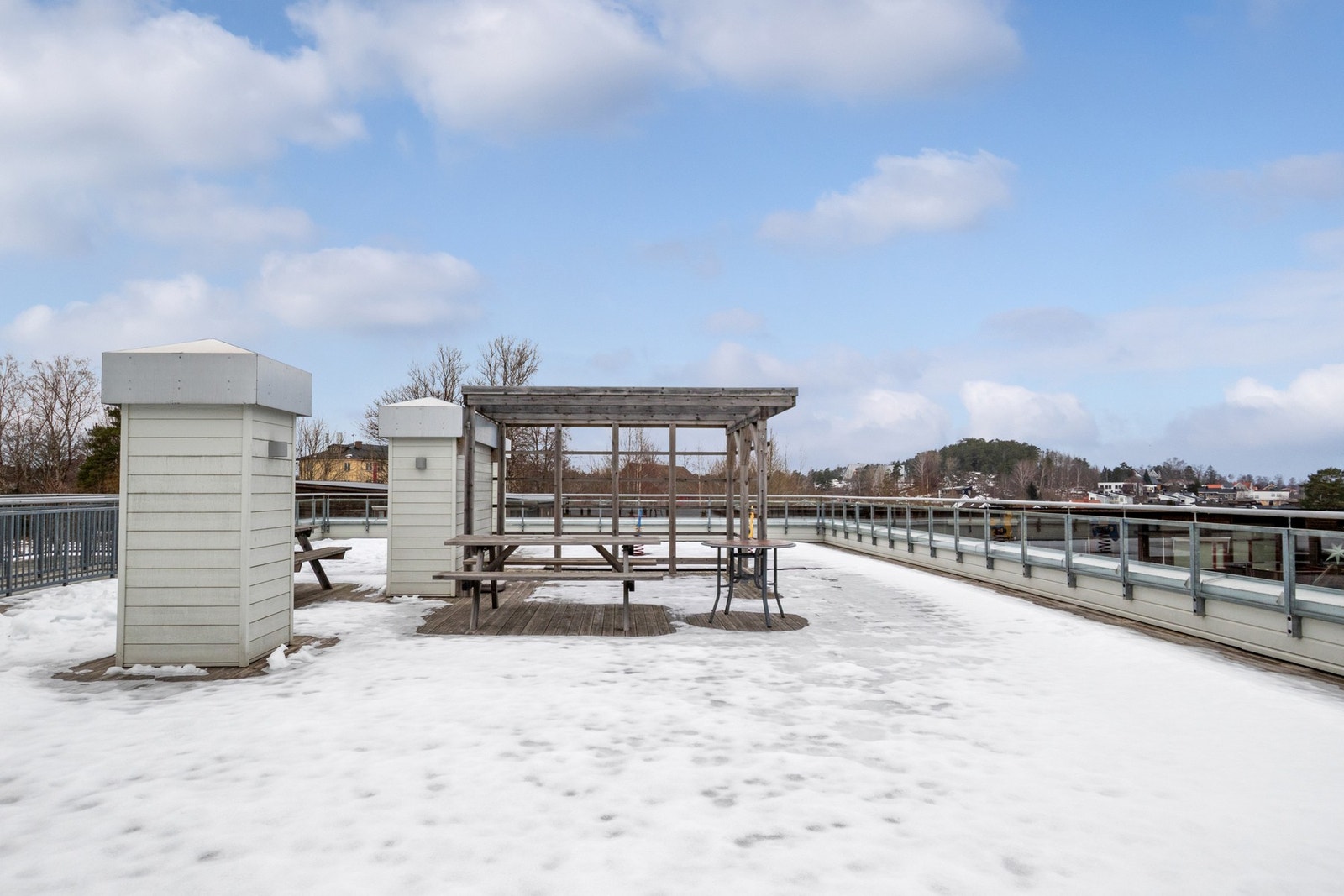 Det er etablert store fellesterrasser i både 3., 4. og 5. etasje som er til felles bruk for alle boligsameierne. Galleribilde