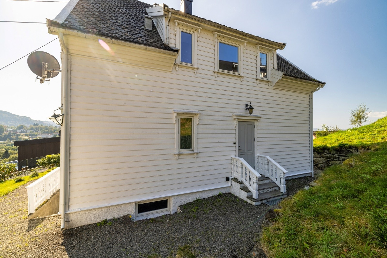 Inngangspartiet er i byggets 1. etasje. Galleribilde