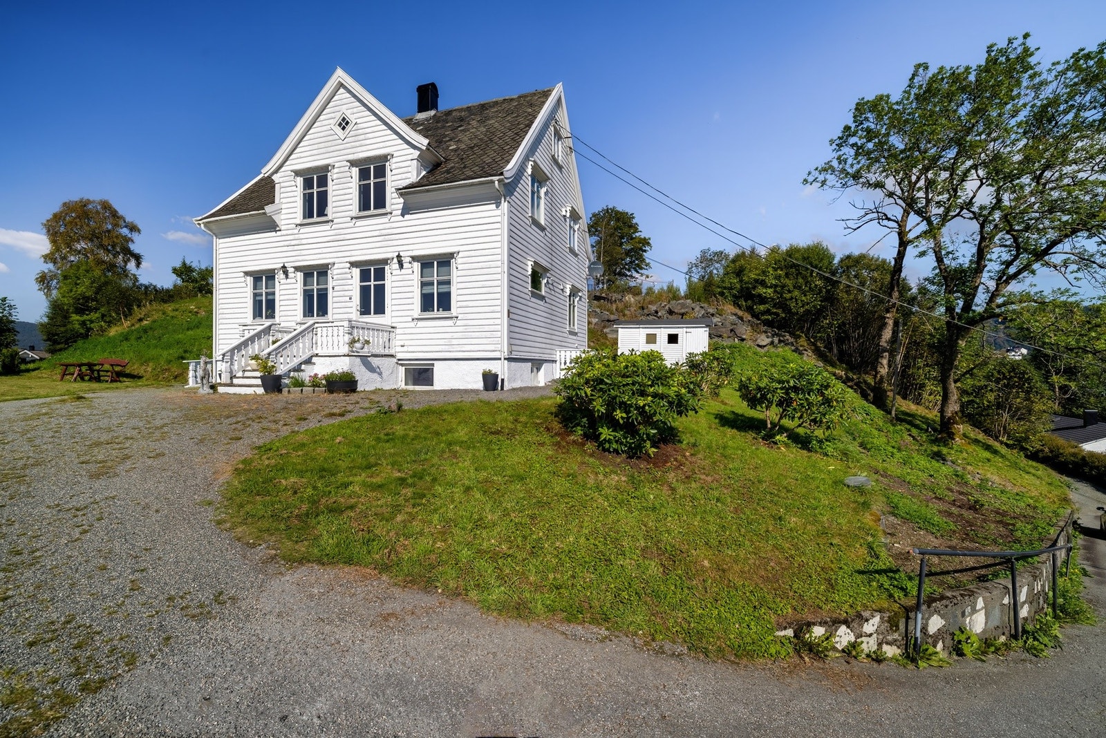 Leiligheten er i en tomannsbolig som består av to seksjoner. Galleribilde