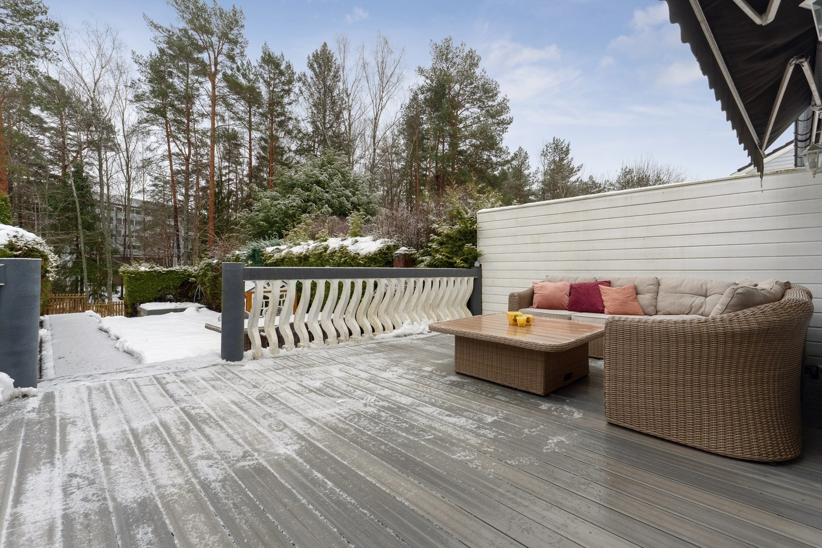 Boligen er lettstelt og passer godt for familieliv, med trygge og rolige uteområder. Galleribilde