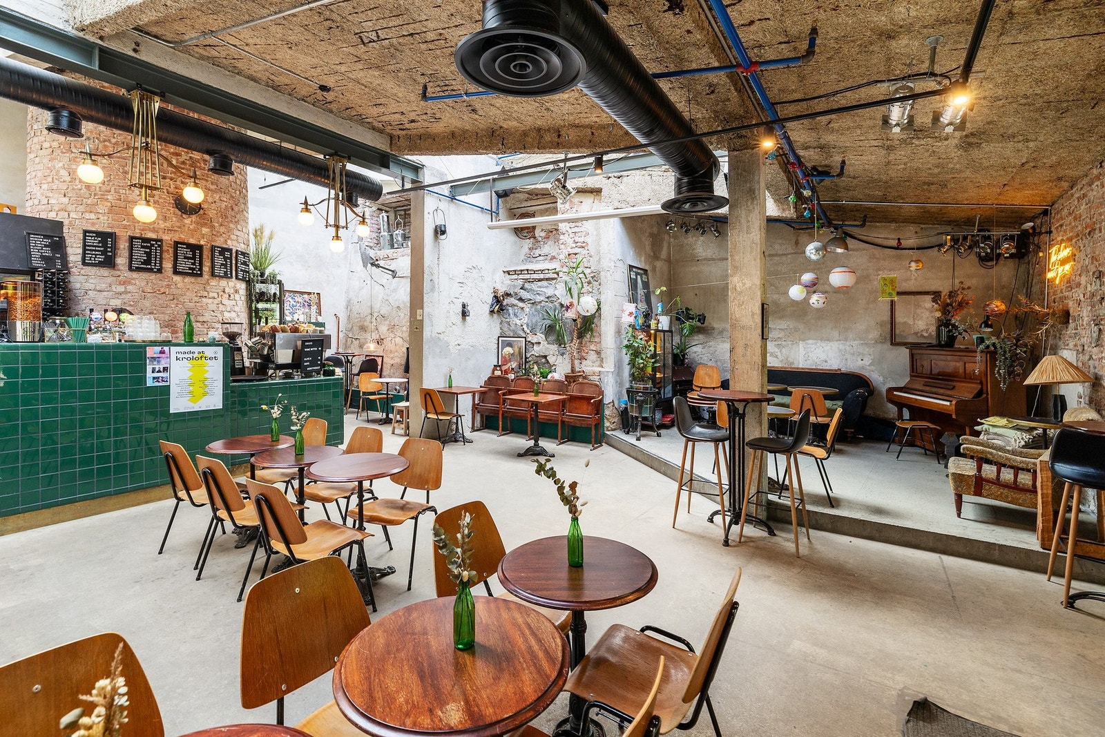 Langs Alnaelva finner en populære Kruttverket med hyggelig uteservering og resturant/Cafe. Galleribilde