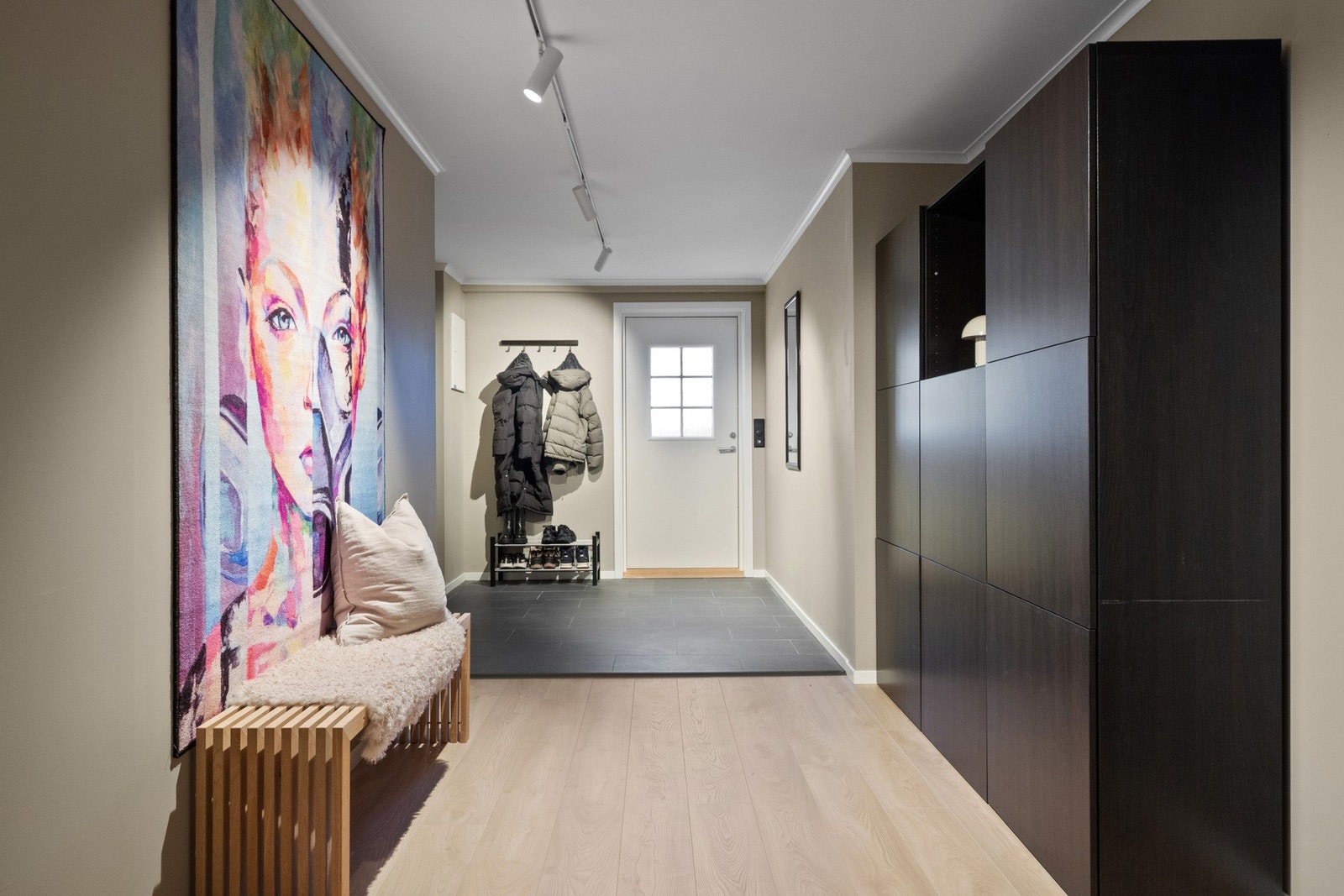 Overflatene er behandlet eller fornyet i perioden 2024-2025. Galleribilde