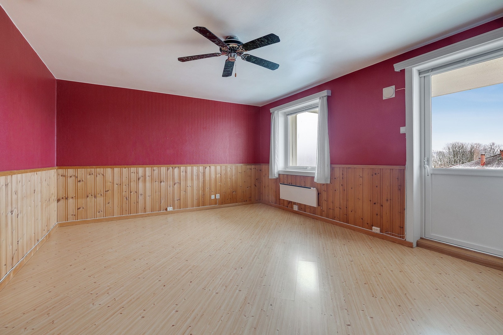 Det er flere vindusflater som sikrer rikelig med naturlig lysinnslipp. Bilder: Blikk Boligfoto AS/ Markus Andersson Galleribilde