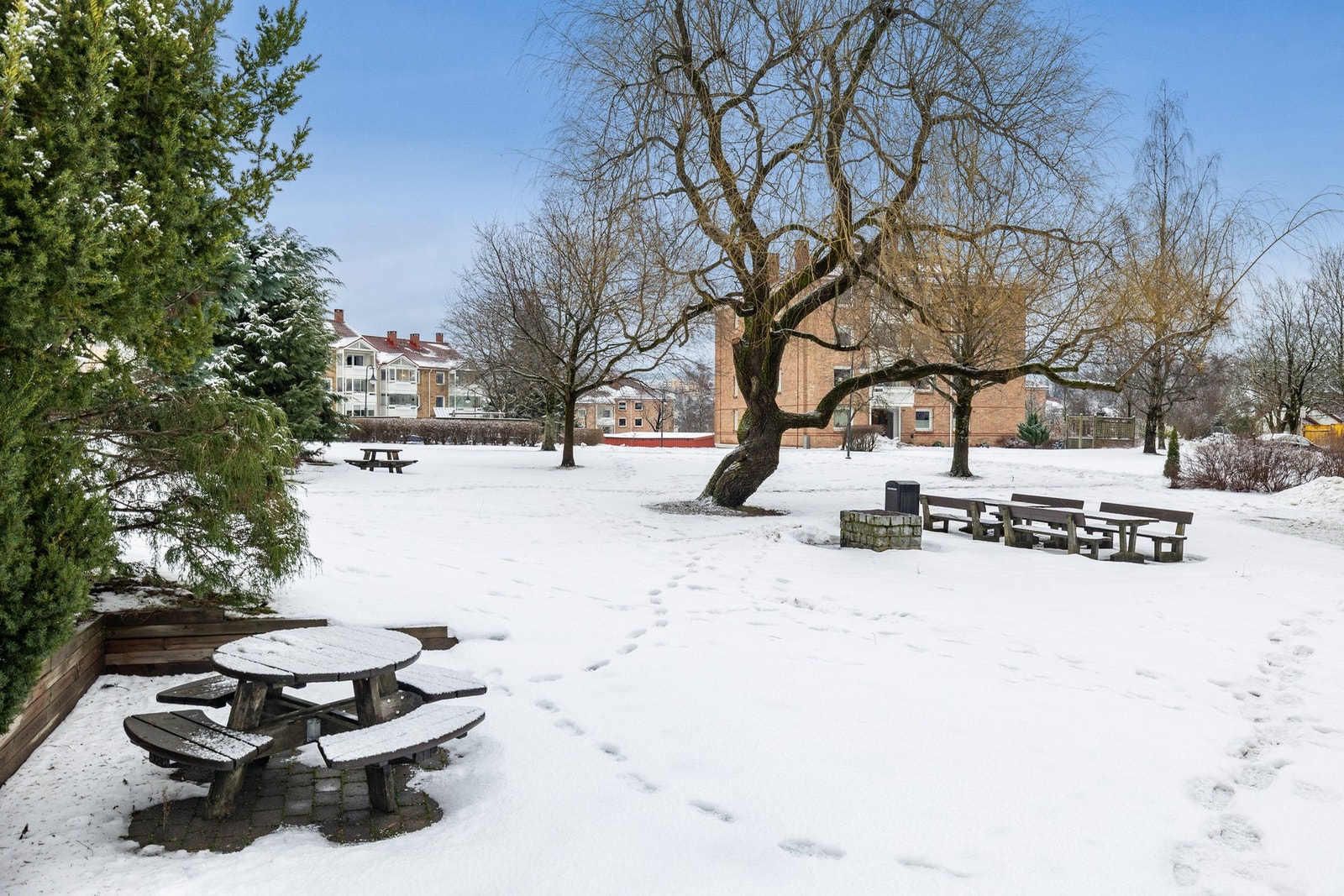 Teisen park er et veldrevet borettslag med flotte fellesområder Galleribilde