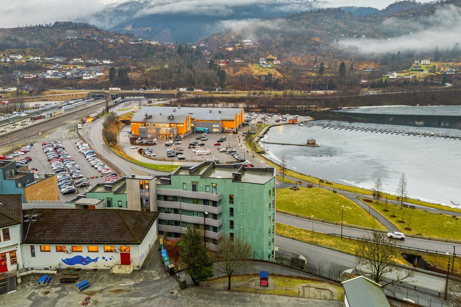 Enkel hverdag med heis opp fra garasjeanlegg og kort gangavstand til Øyrane Torg og togstasjonen Galleribilde