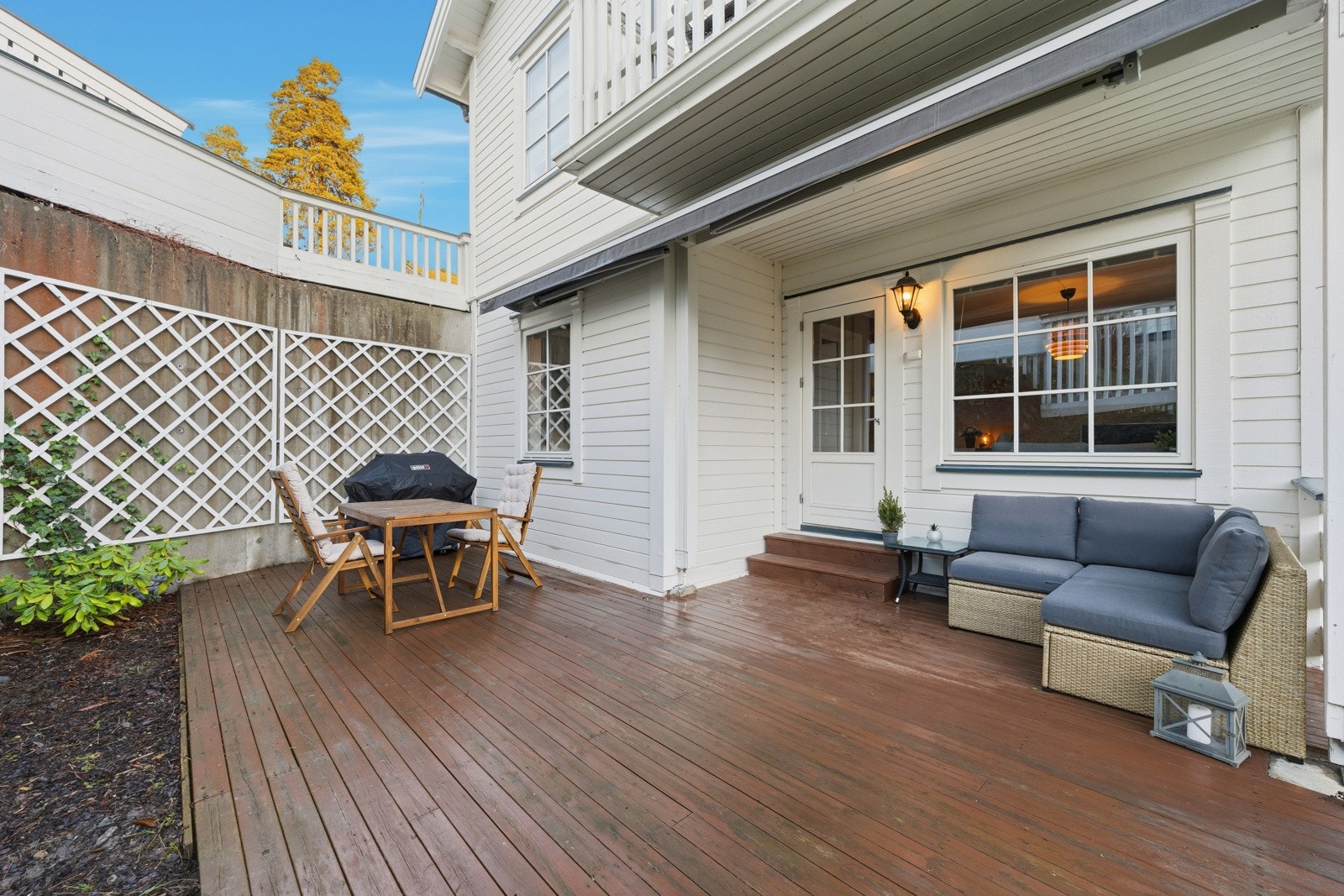 Markterrassen er delvis takoverbygd, i tillegg til markise Galleribilde