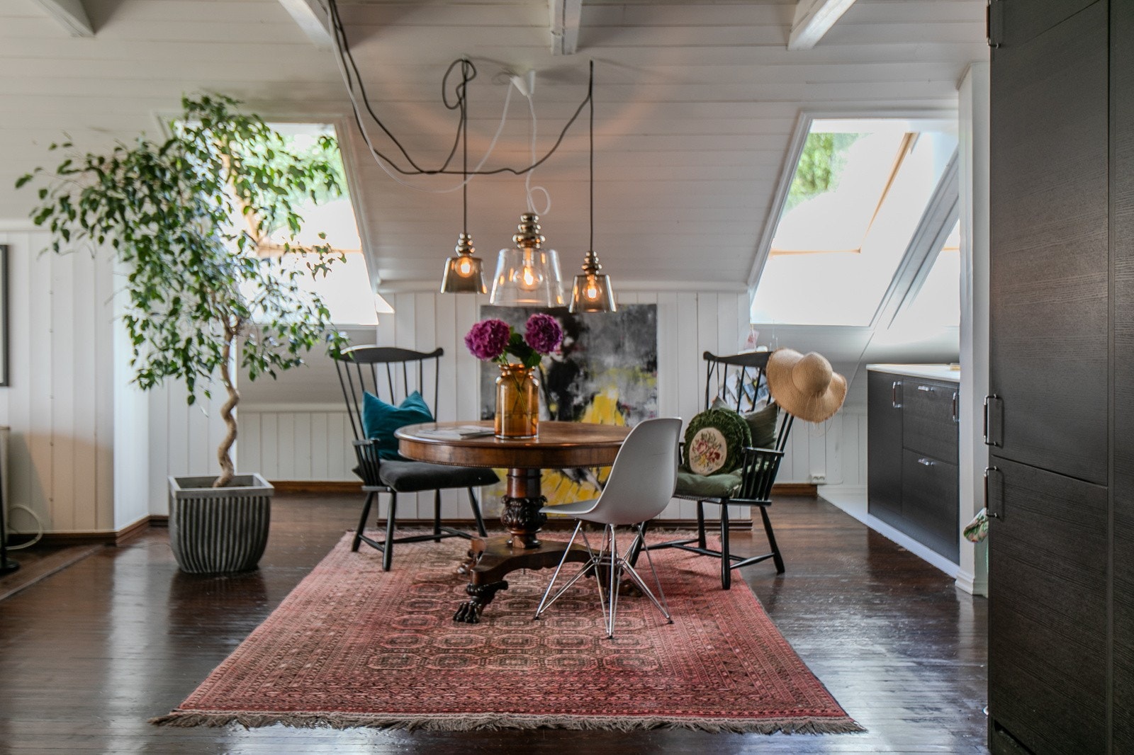 Spisestue i privat leilighet Galleribilde